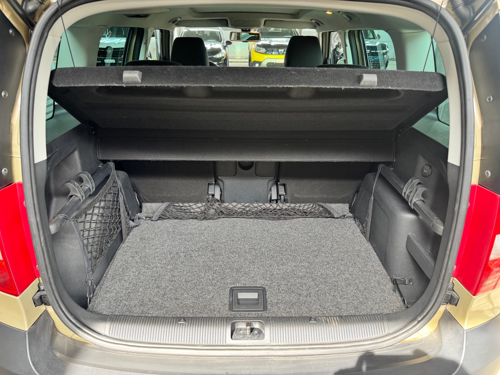 SKODA Yeti 2.0 TDI 110 AllDrive 4x4-image-4