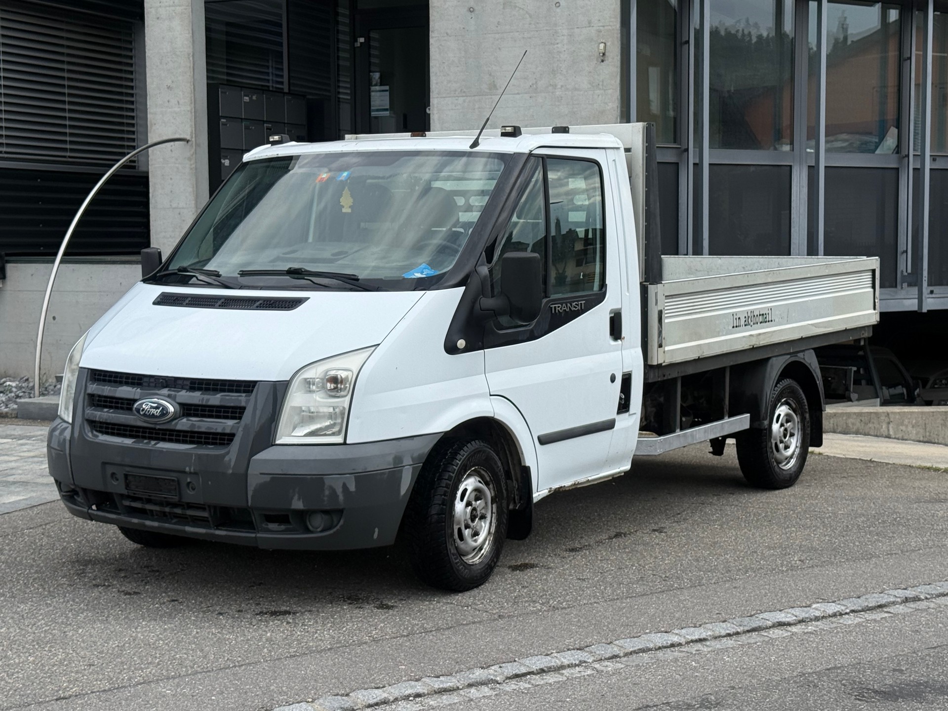 FORD Transit 2.2 TDCi 300 M-image-1