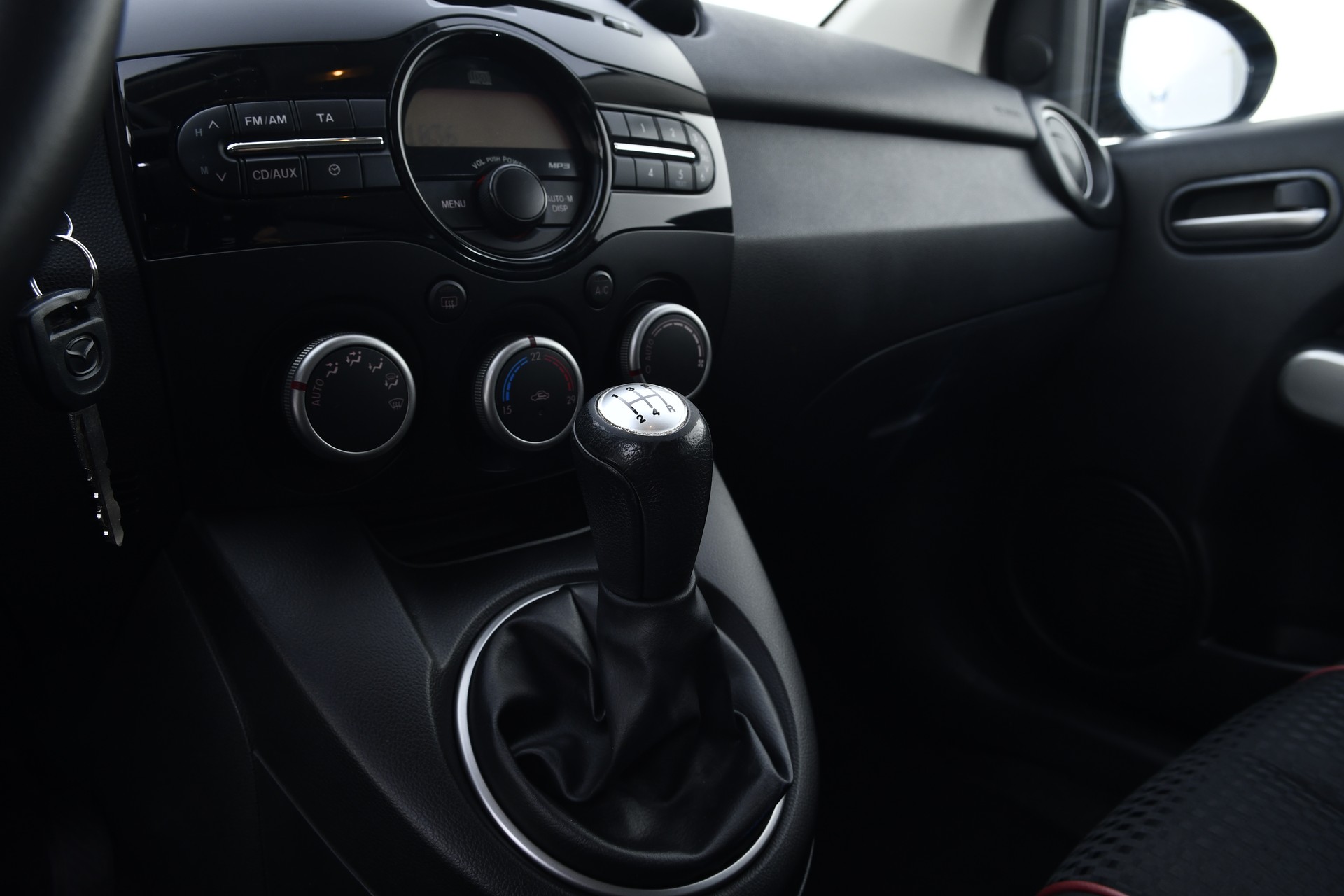 MAZDA 2 1.5i 16V Sport-image-13
