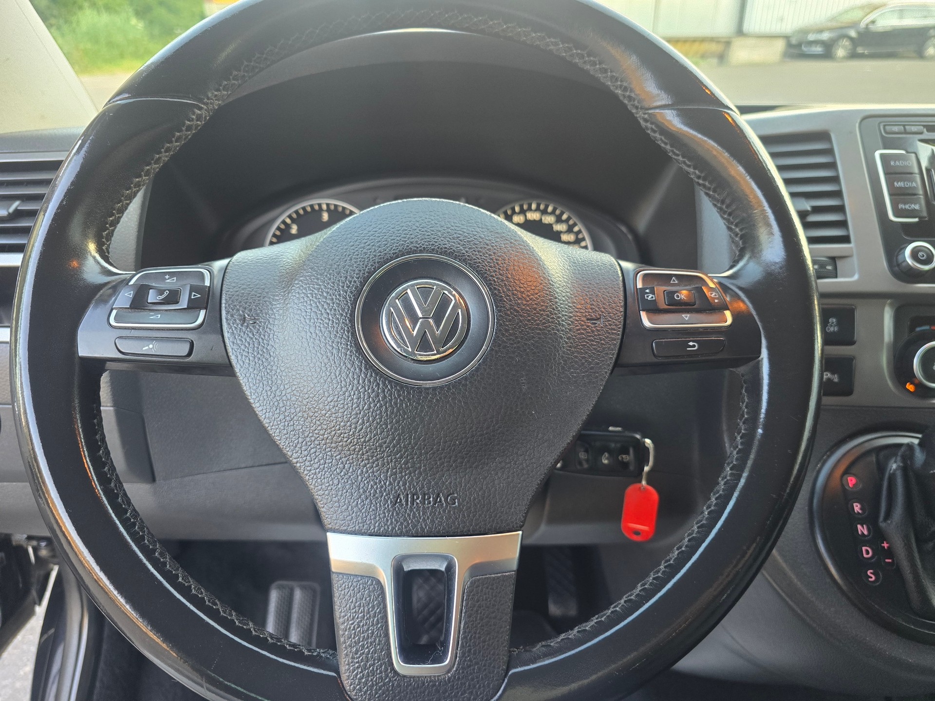 VW T5 Caravelle Trendline 2.0 TDI CR DSG-image-16