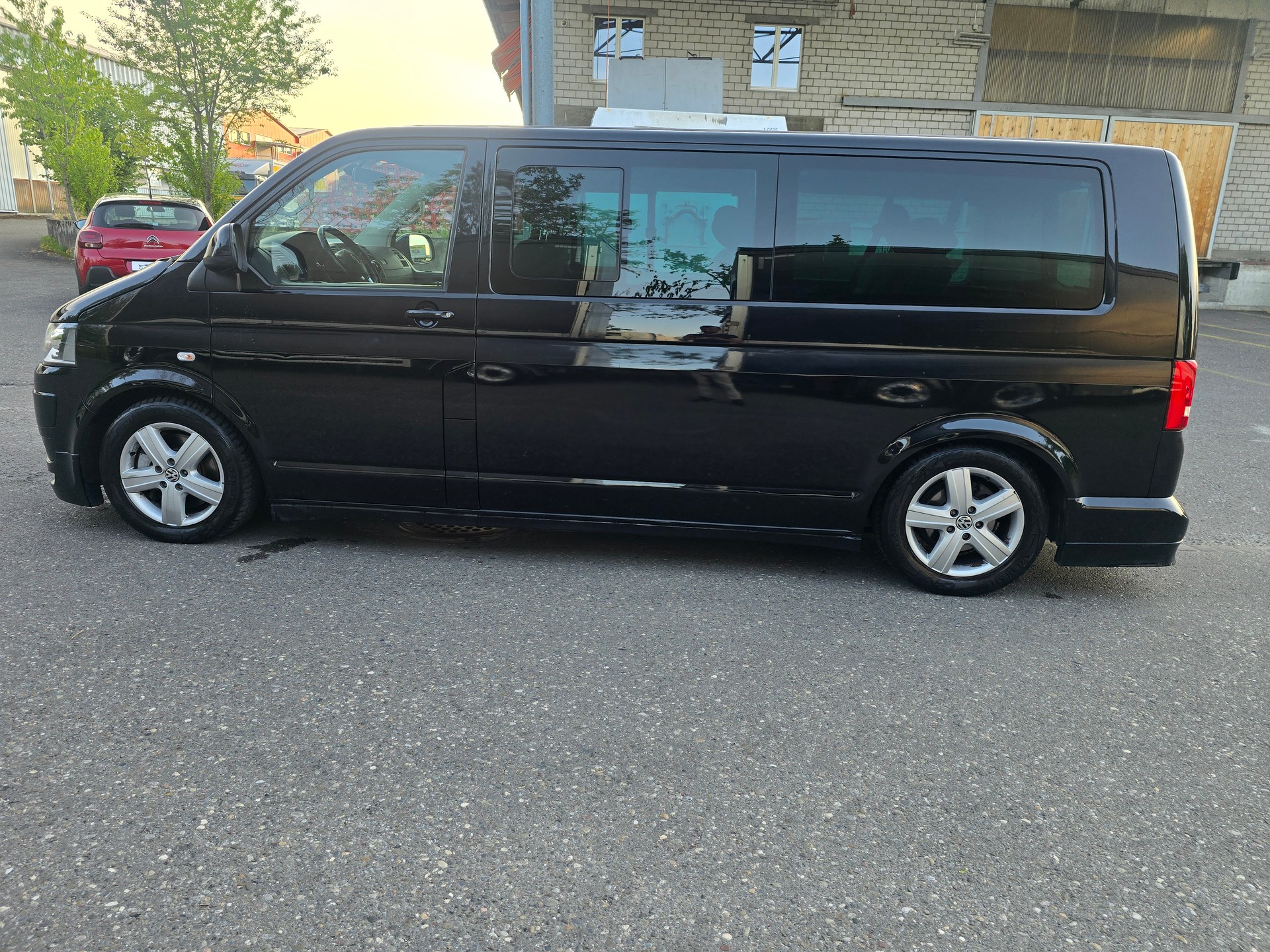 VW T5 Caravelle Trendline 2.0 TDI CR DSG-image-9