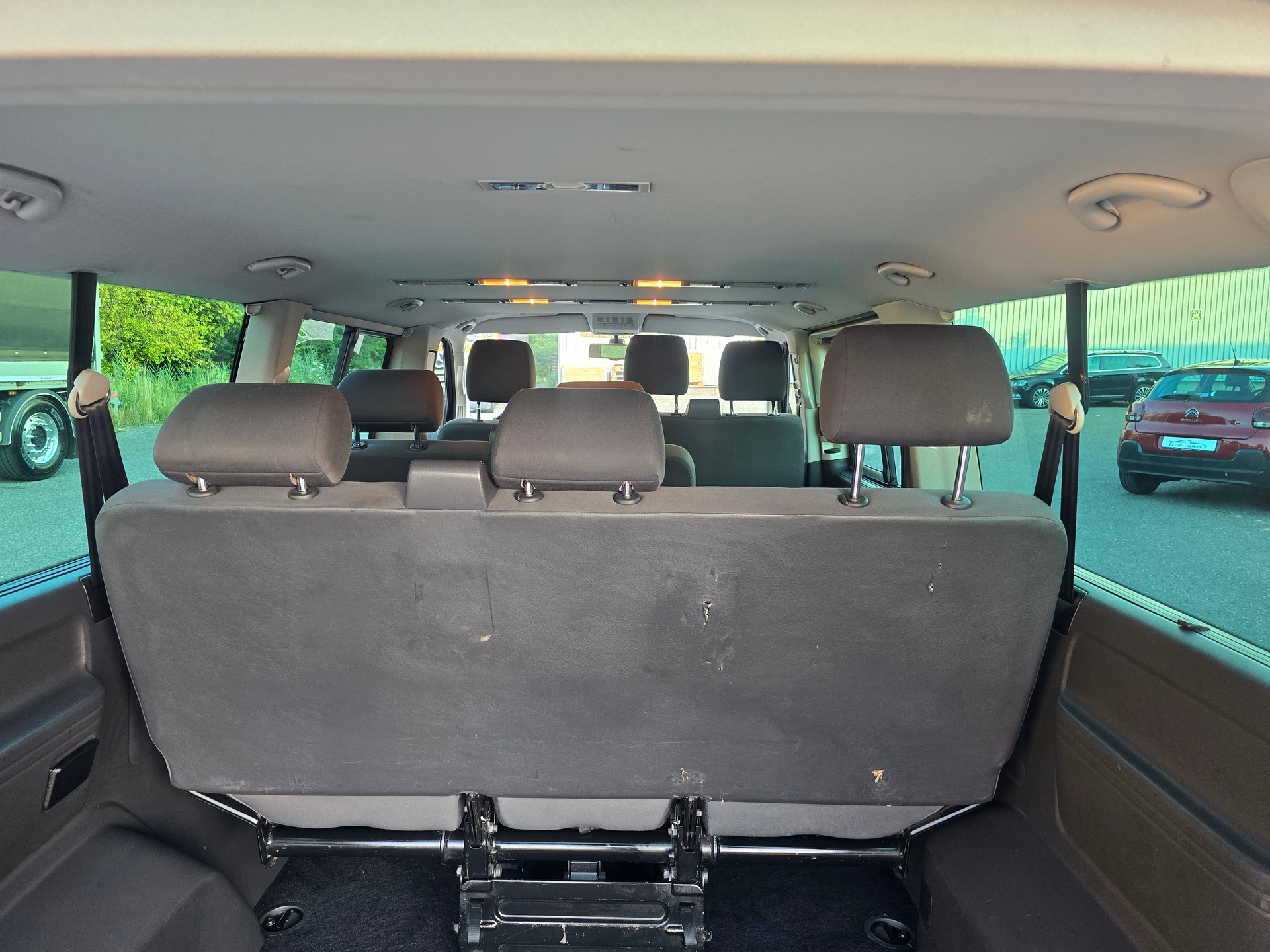 VW T5 Caravelle Trendline 2.0 TDI CR DSG-image-7