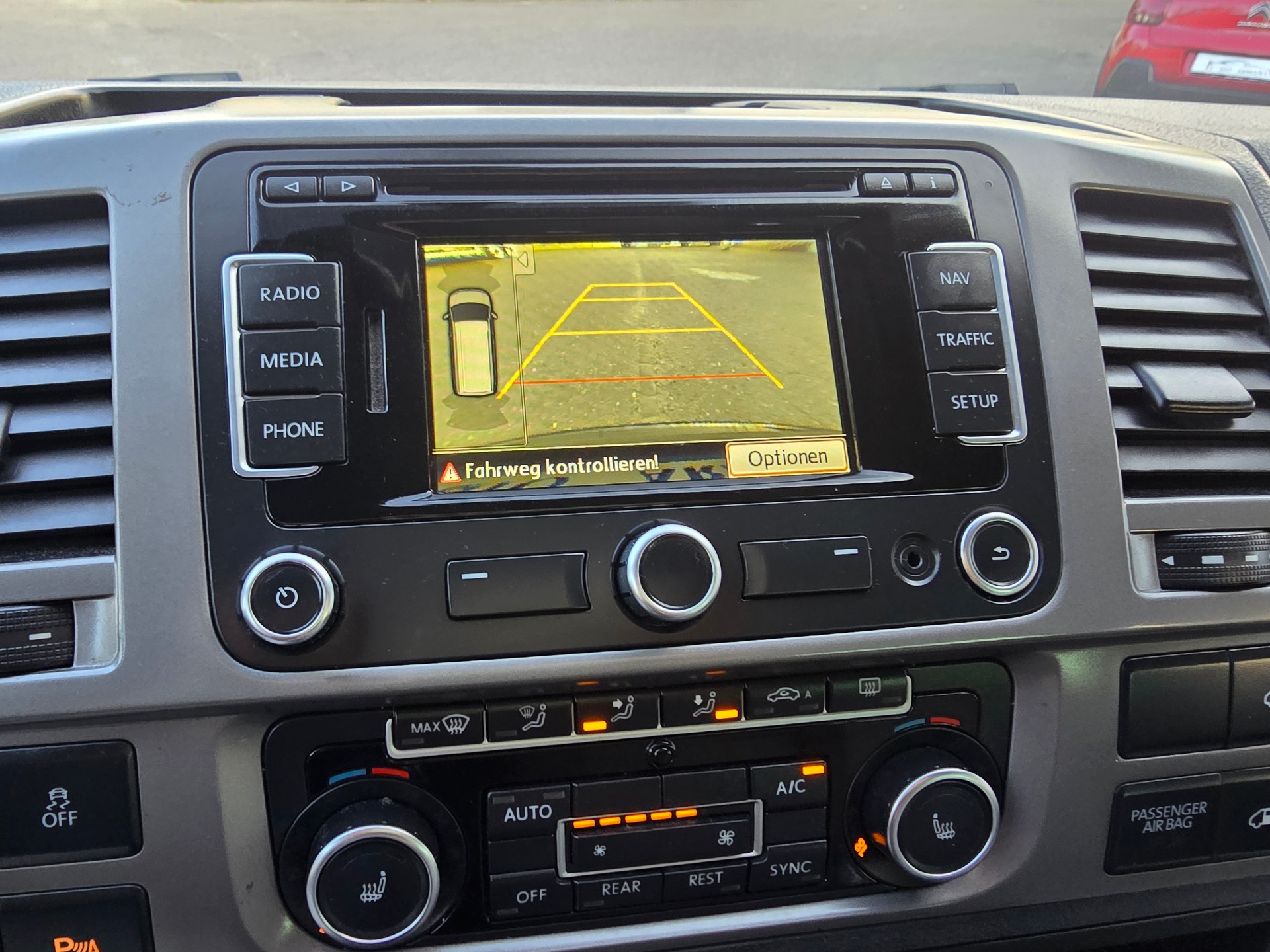 VW T5 Caravelle Trendline 2.0 TDI CR DSG-image-20