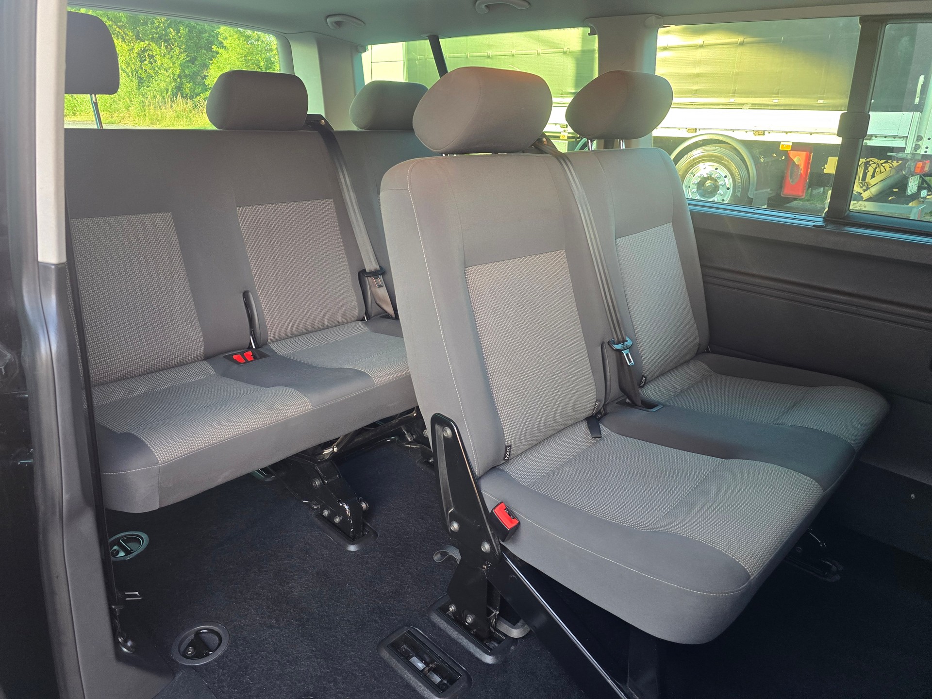 VW T5 Caravelle Trendline 2.0 TDI CR DSG-image-14
