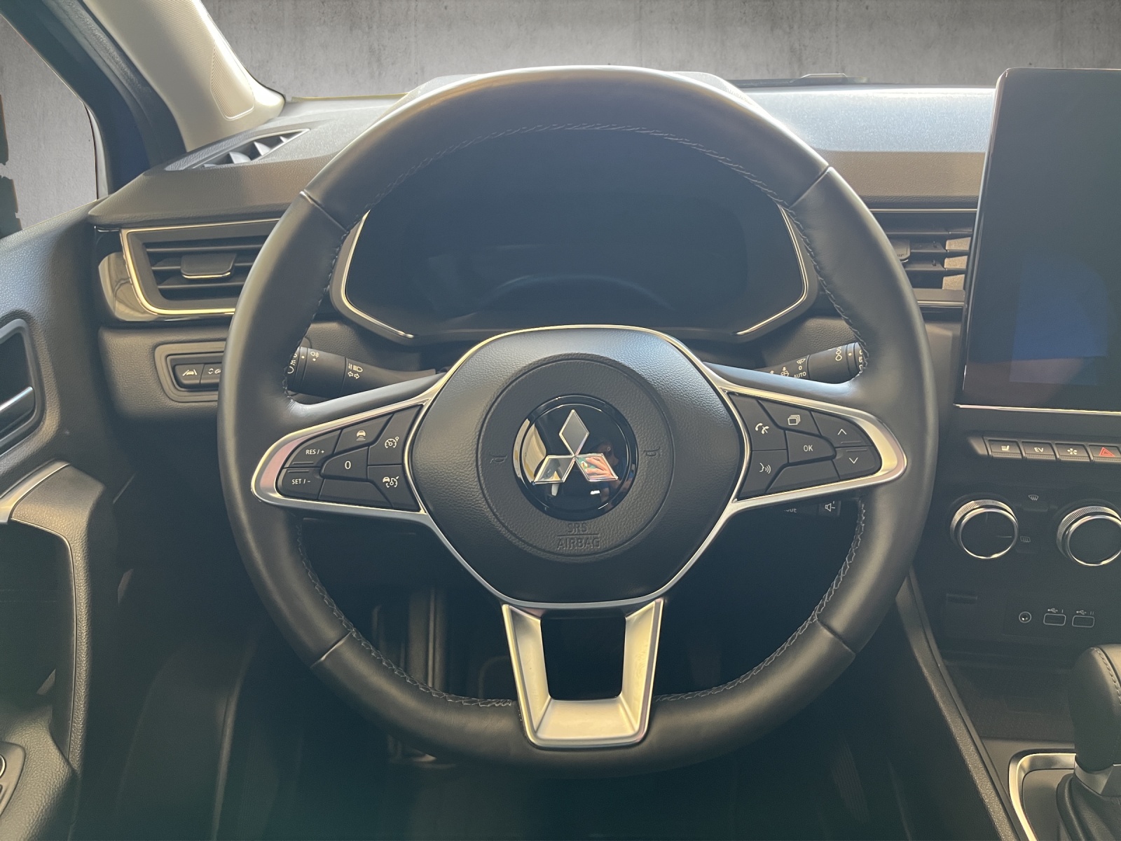 MITSUBISHI ASX 1.6 PHEV Intense-image-11
