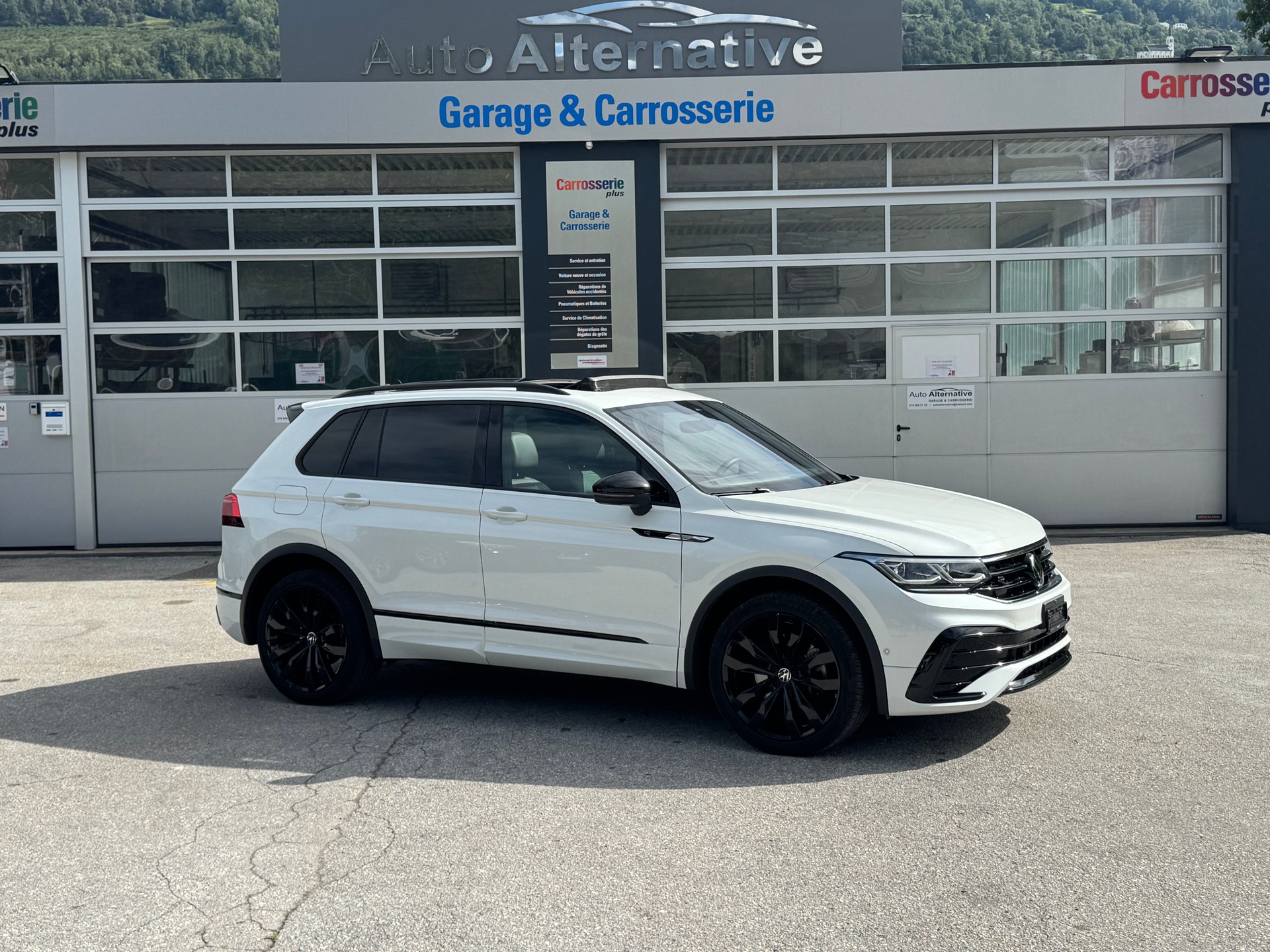 VW Tiguan 2.0 TDI SCR R-Line 4Motion DSG-image-0