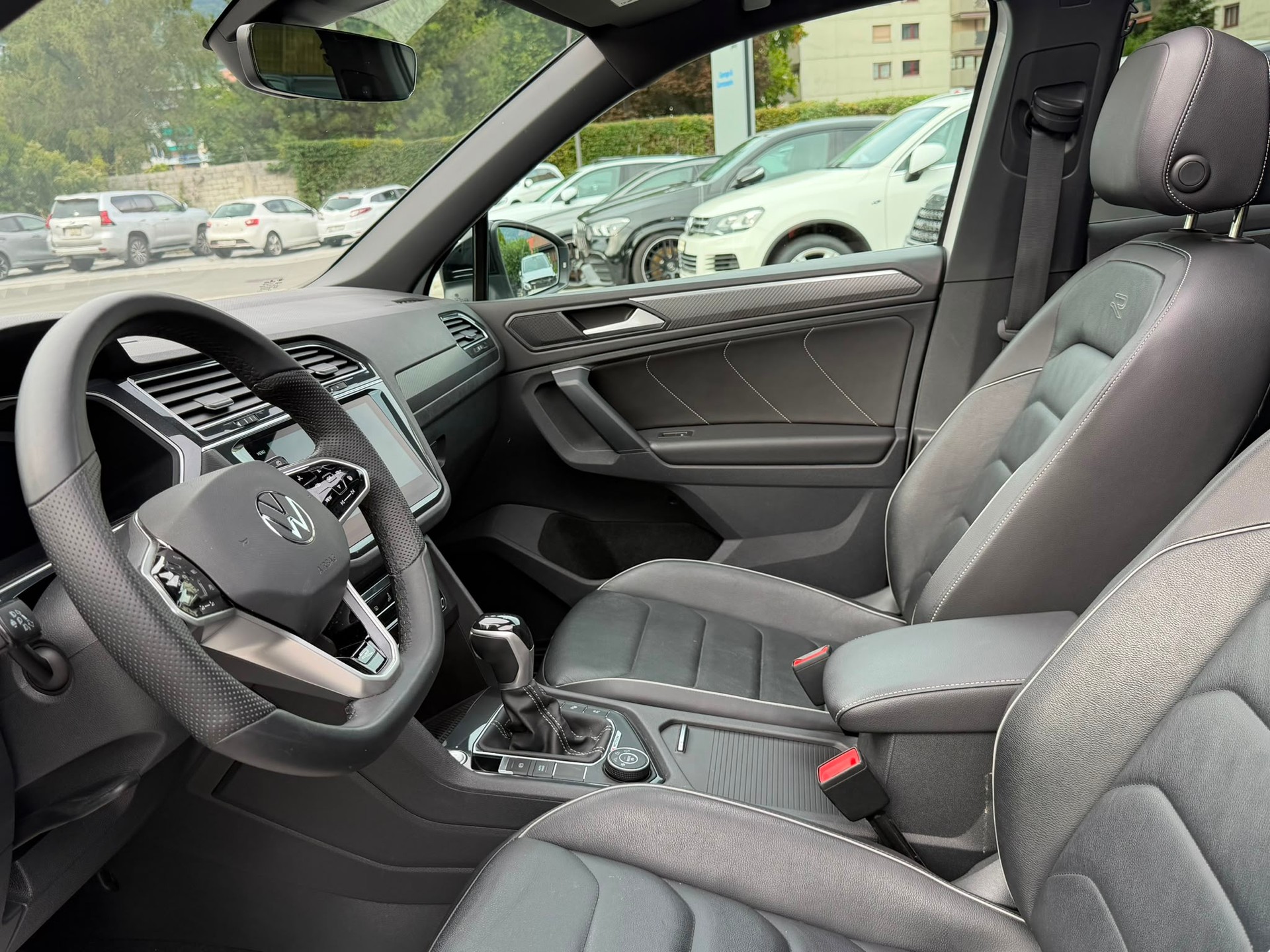 VW Tiguan 2.0 TDI SCR R-Line 4Motion DSG-image-29