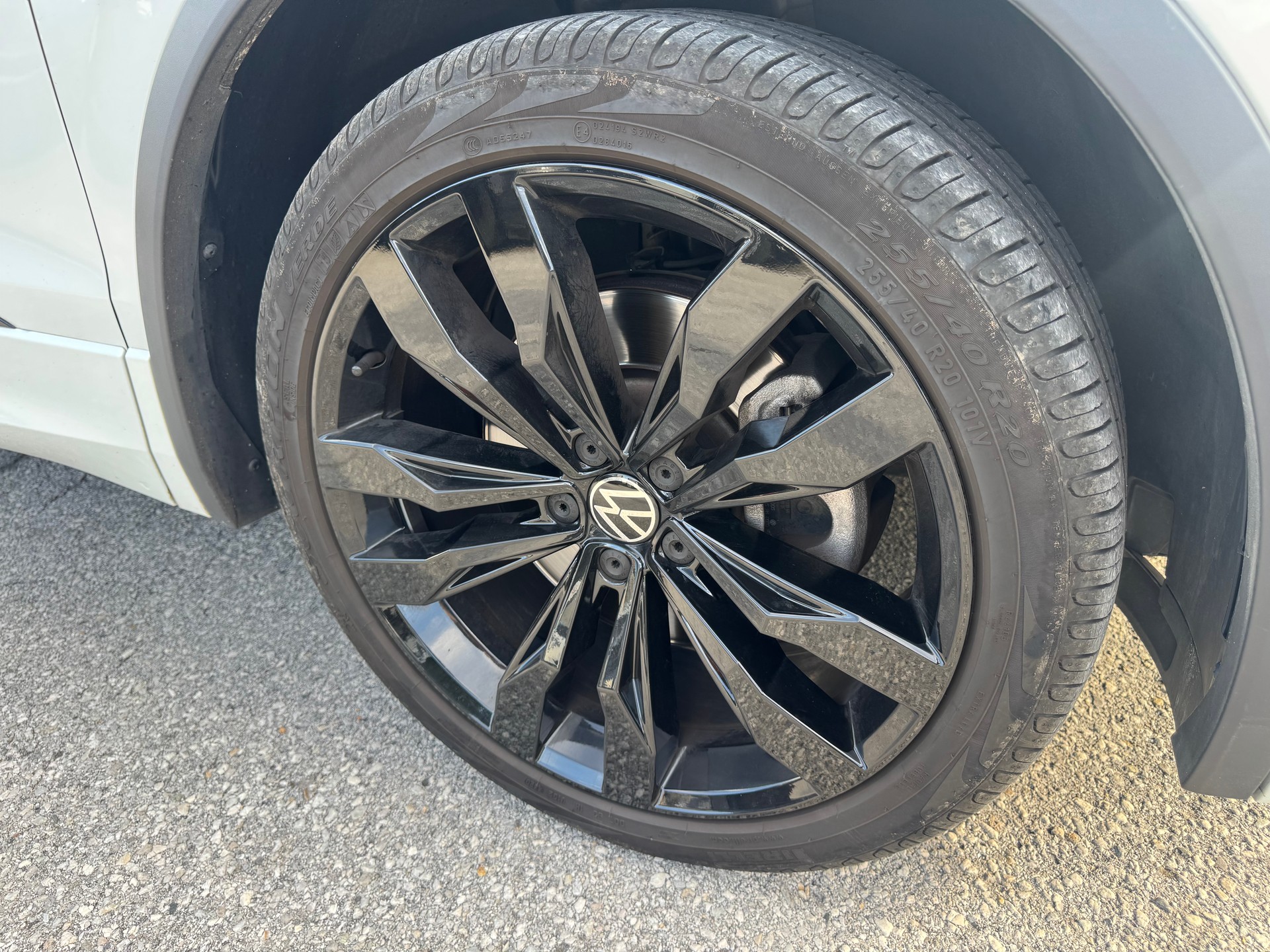 VW Tiguan 2.0 TDI SCR R-Line 4Motion DSG-image-26