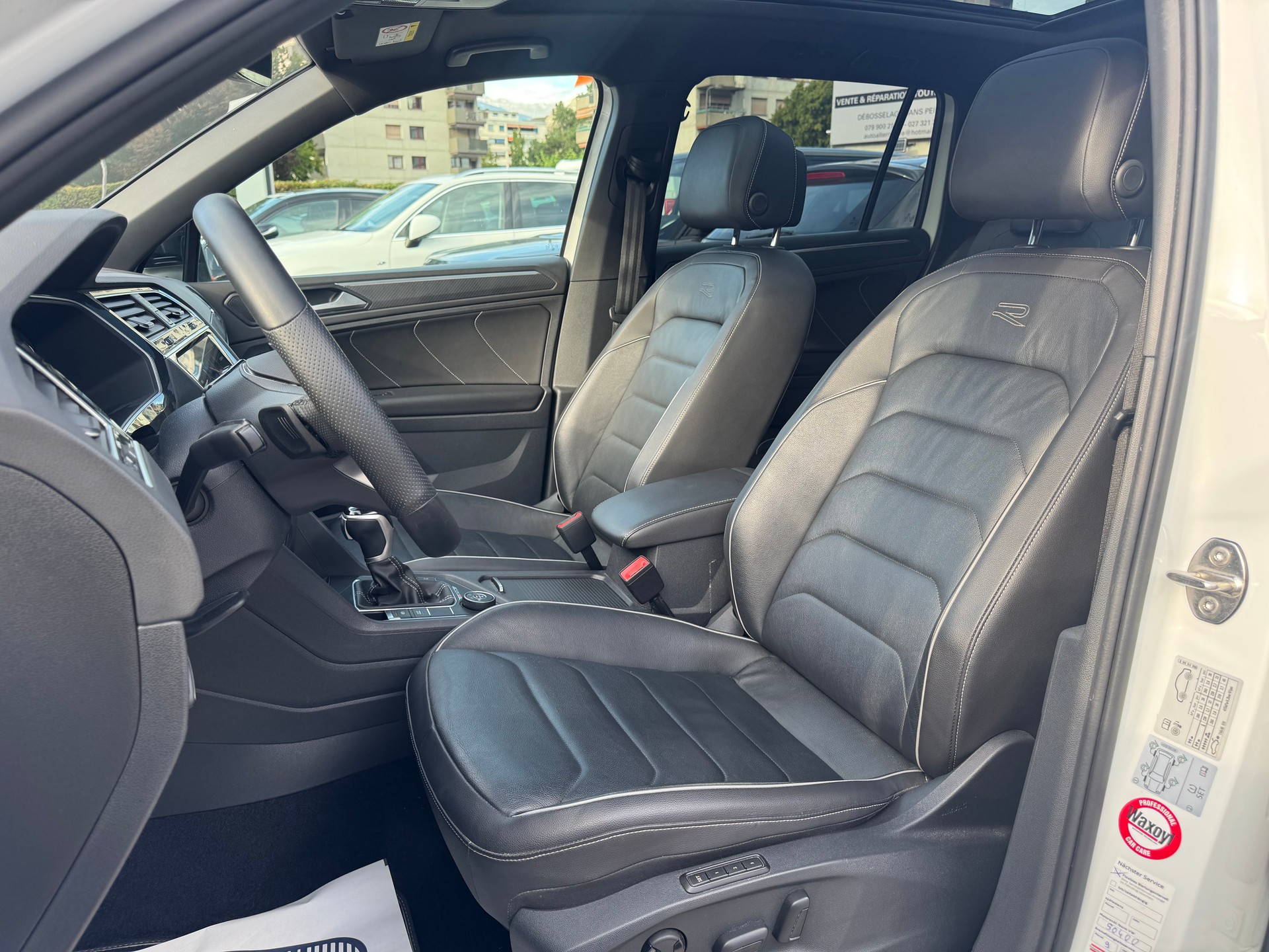 VW Tiguan 2.0 TDI SCR R-Line 4Motion DSG-image-22