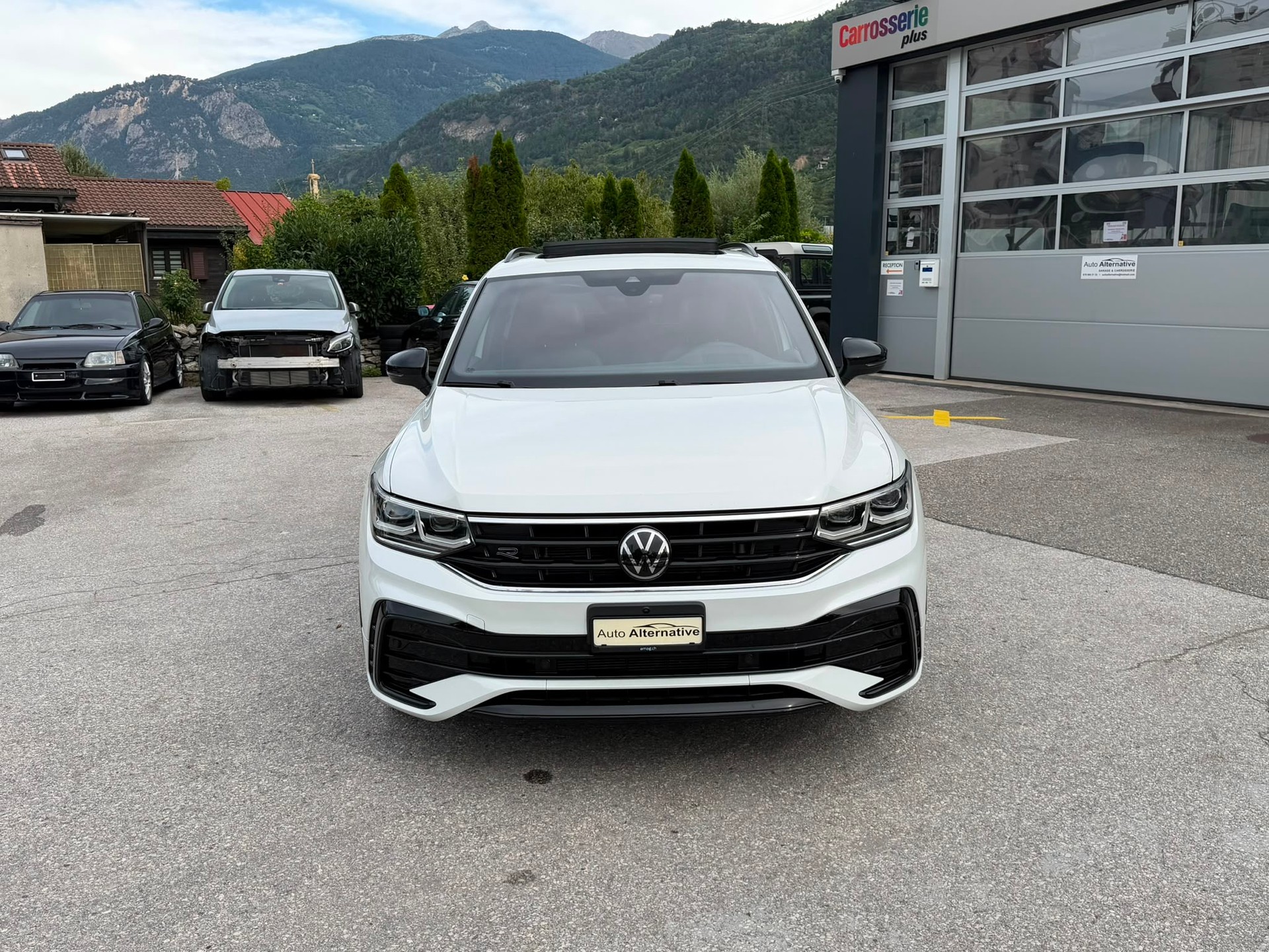 VW Tiguan 2.0 TDI SCR R-Line 4Motion DSG-image-11