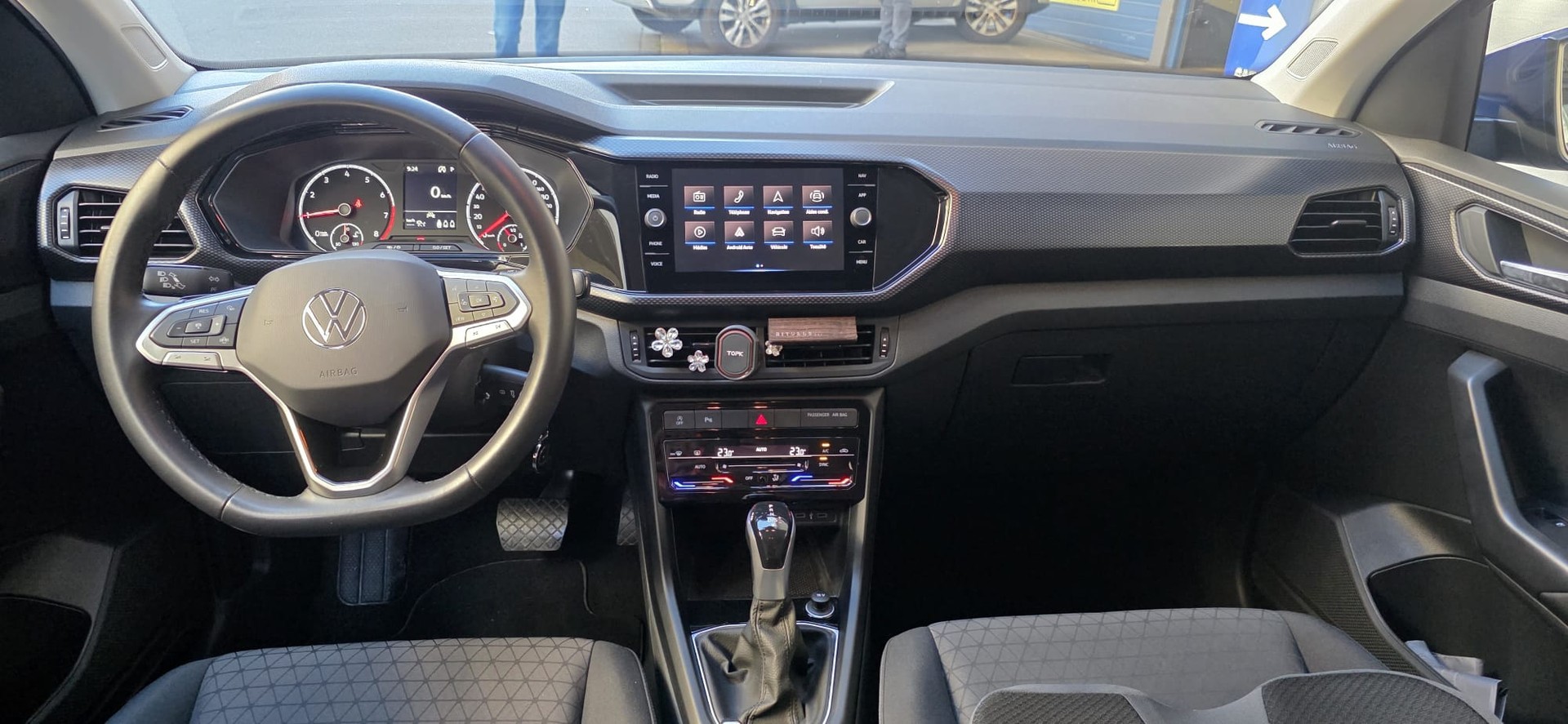 VW T-Cross 1.0 TSI Life DSG-image-16