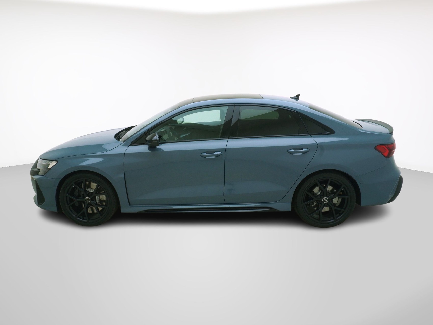 AUDI RS3 Limousine 2.5 TFSI quattro S-Tronic-image-1