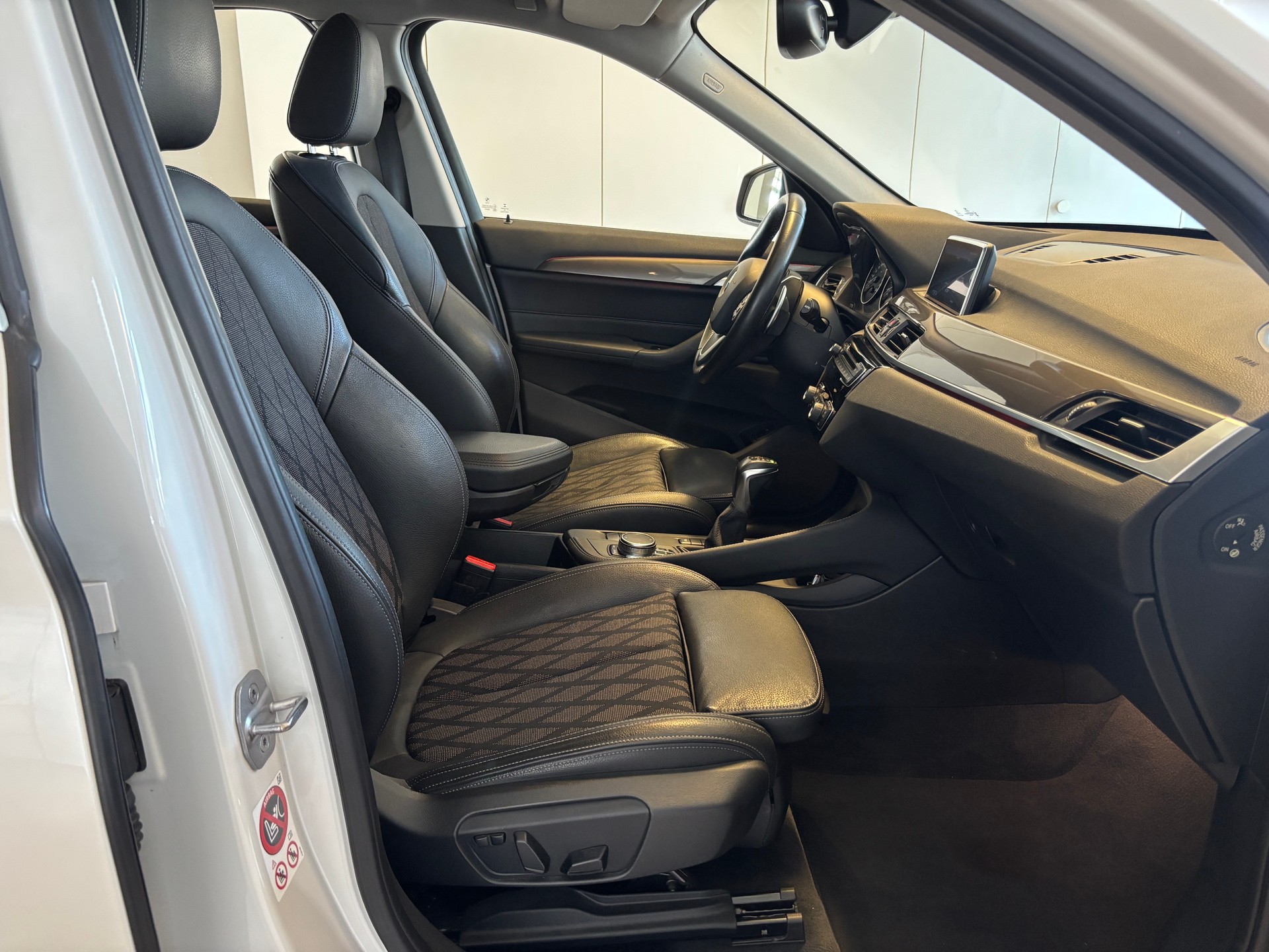 BMW X1 xDrive 20d xLine Steptronic-image-9