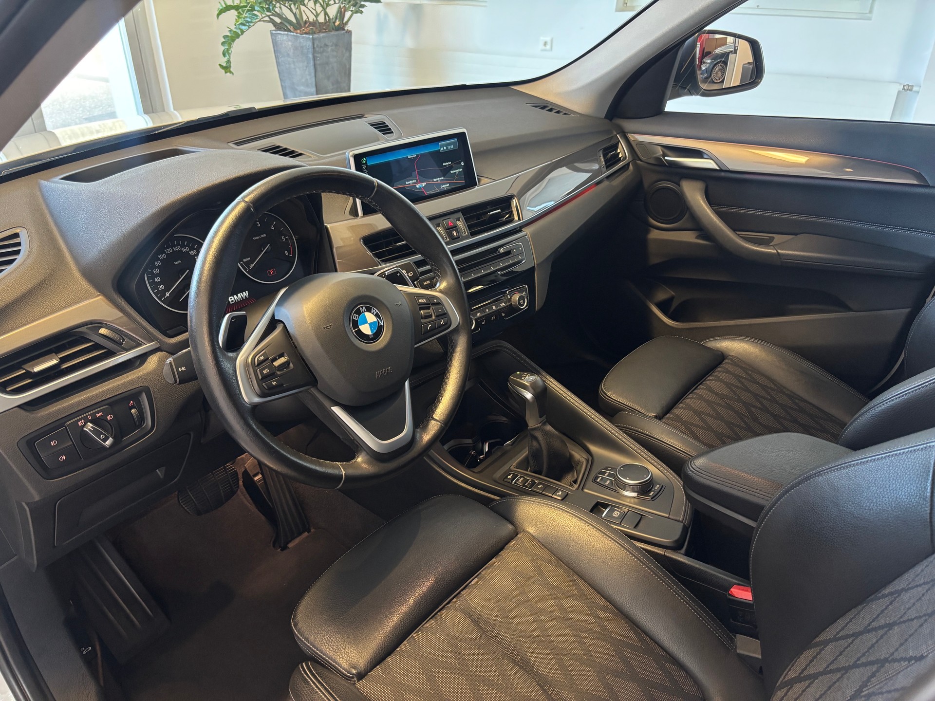 BMW X1 xDrive 20d xLine Steptronic-image-4