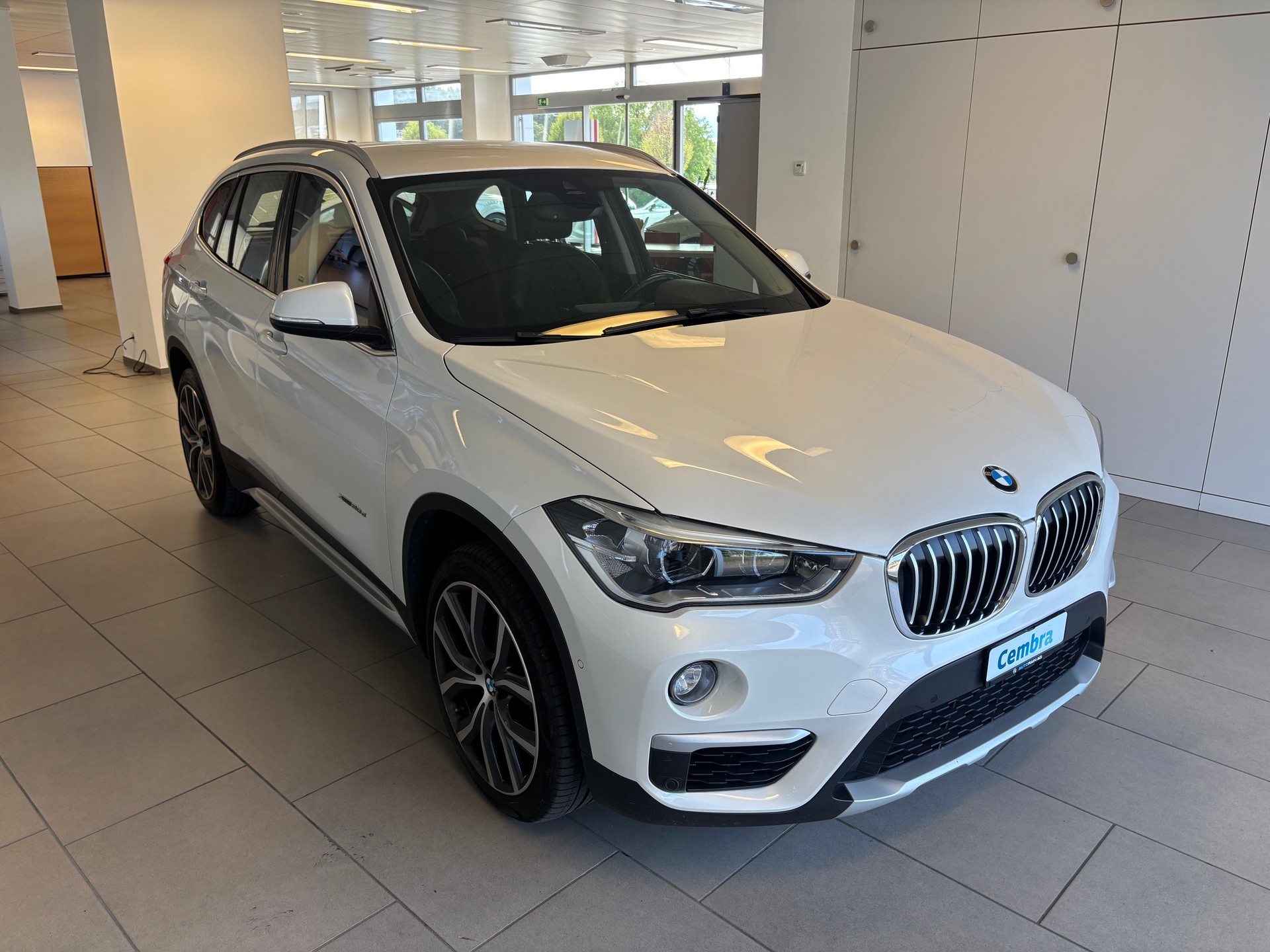 BMW X1 xDrive 20d xLine Steptronic-image-1