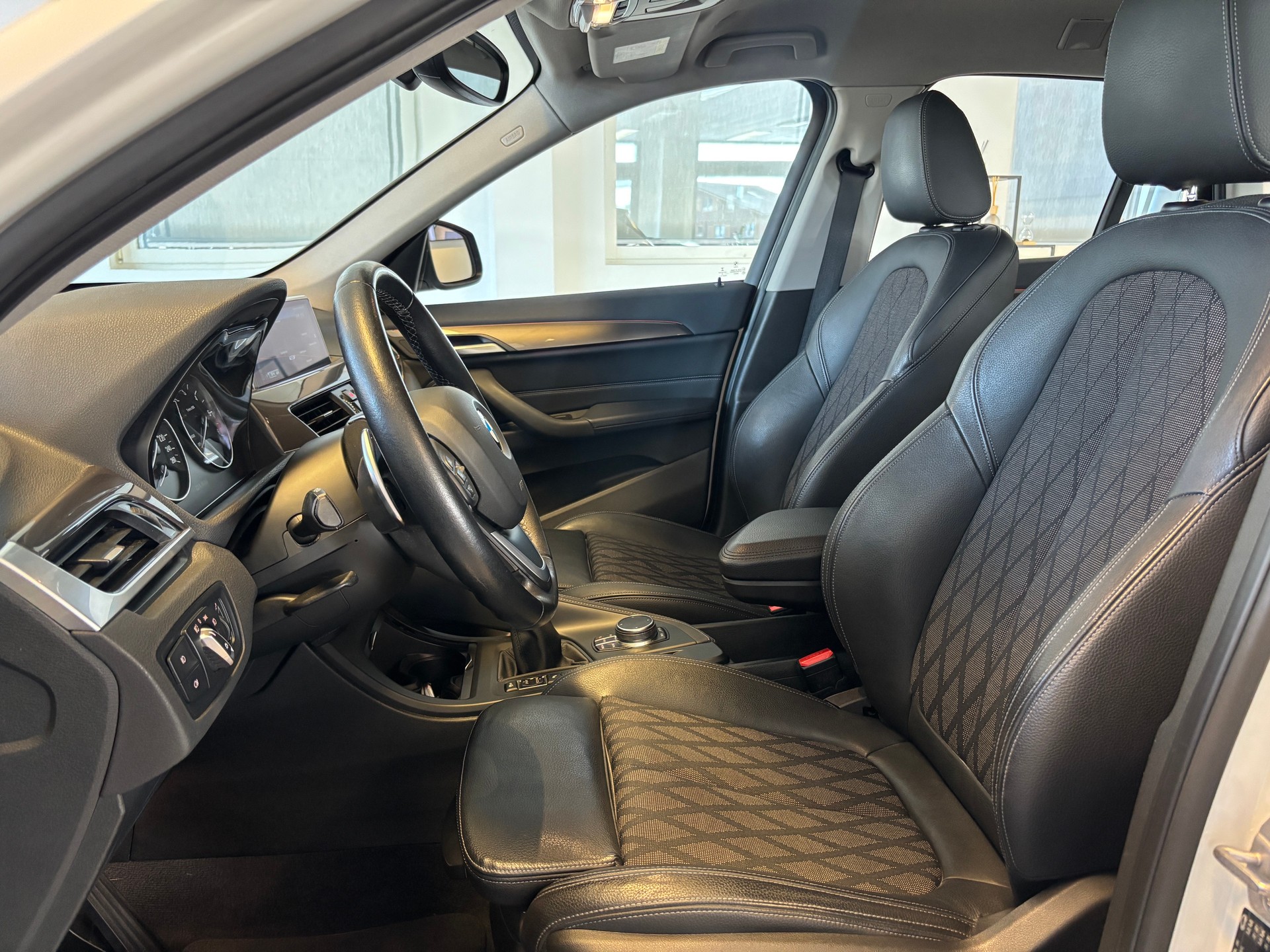 BMW X1 xDrive 20d xLine Steptronic-image-6
