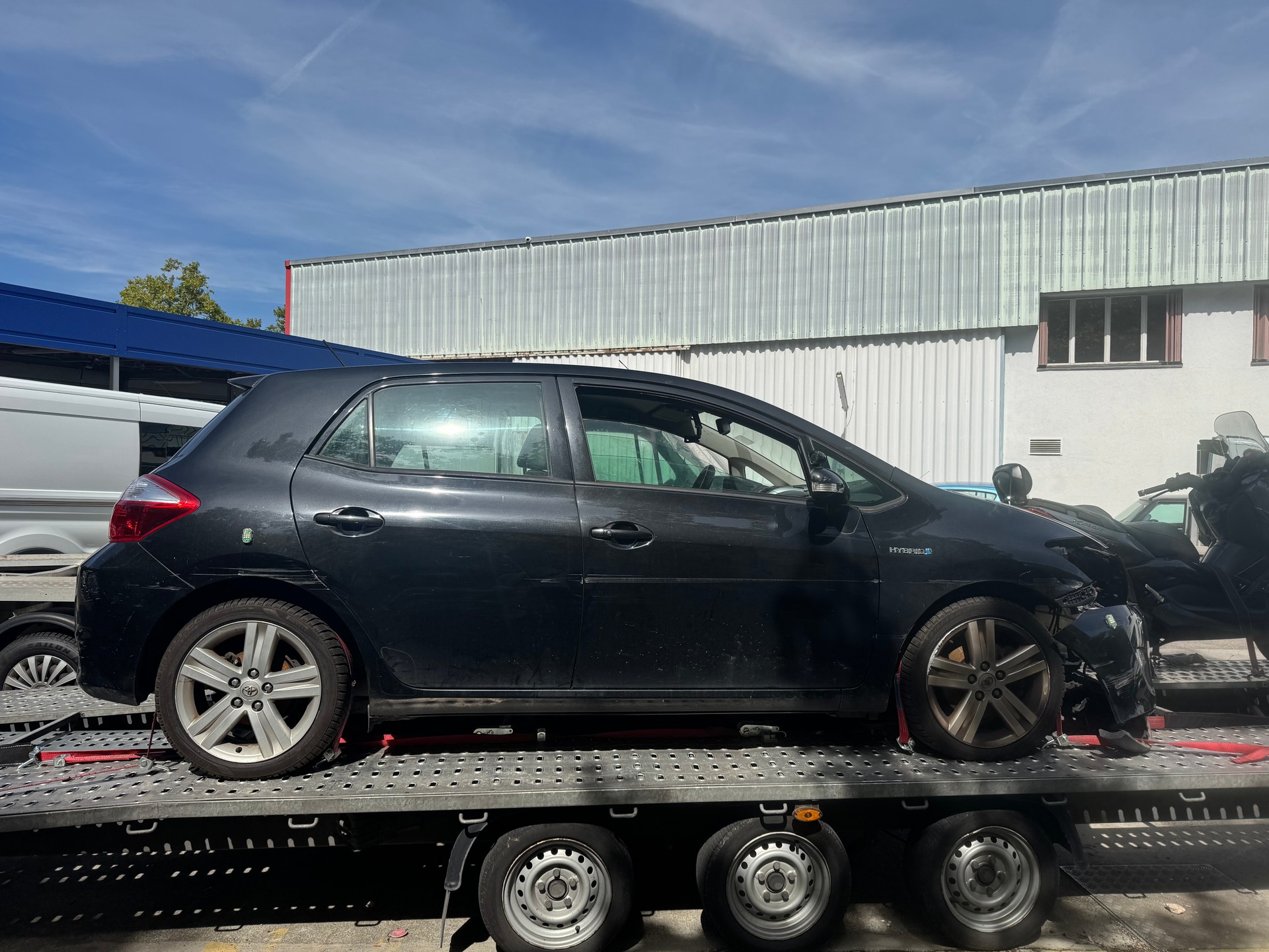 TOYOTA Auris 1.8 16V HSD Linea Sol Premium