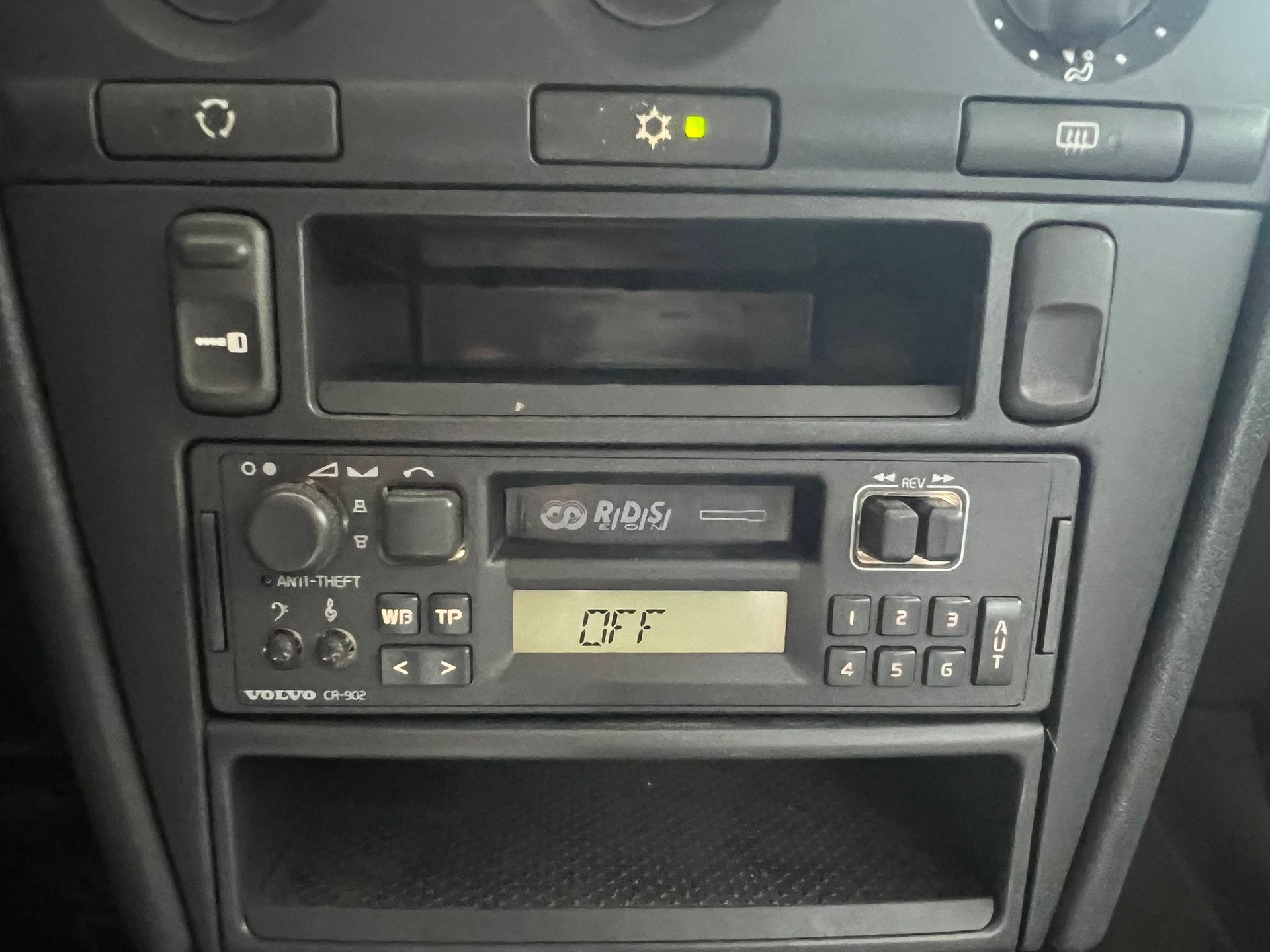 VOLVO V40 2.0 // MFK NEU, Automatik-image-17