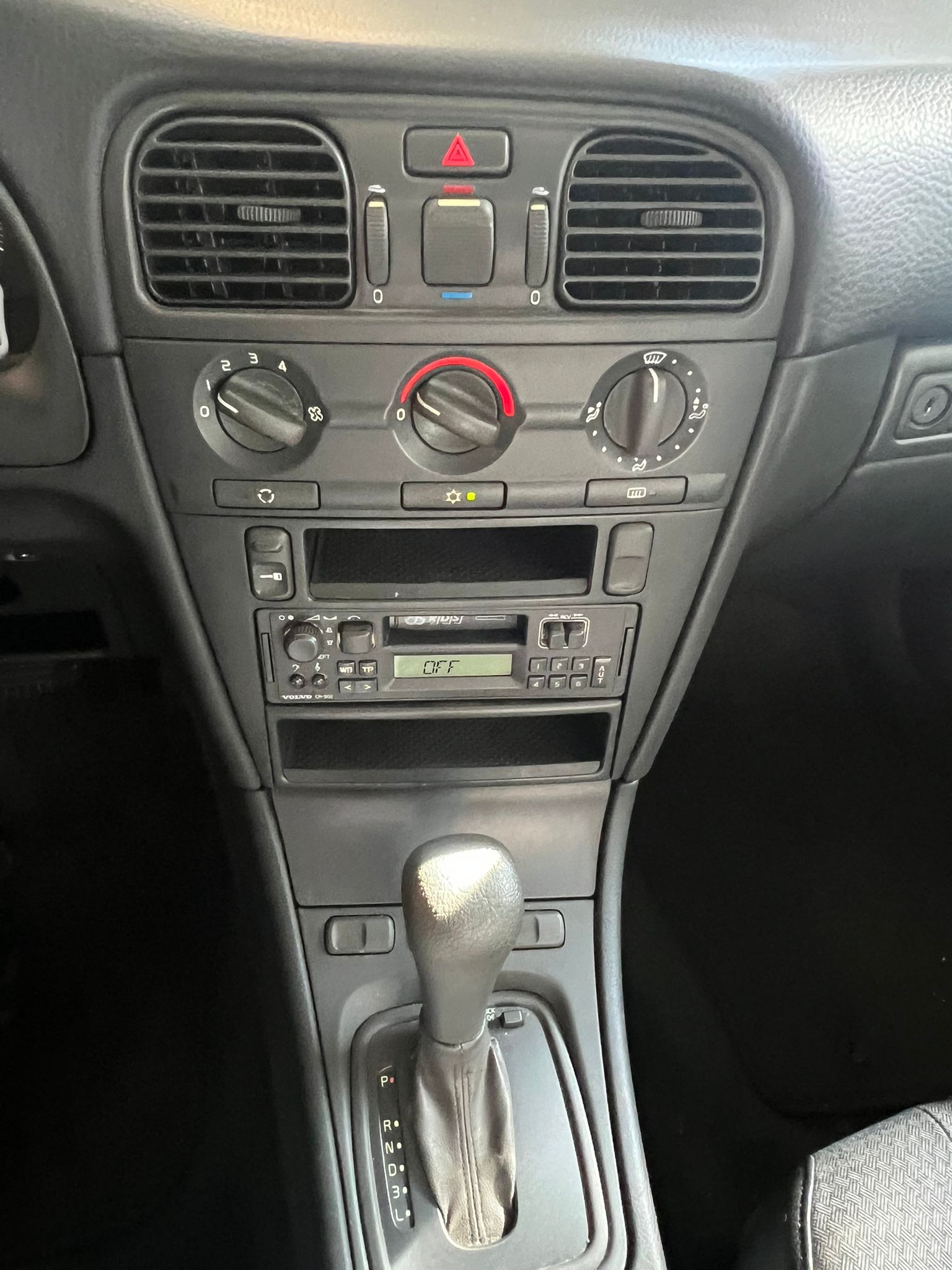 VOLVO V40 2.0 // MFK NEU, Automatik-image-18