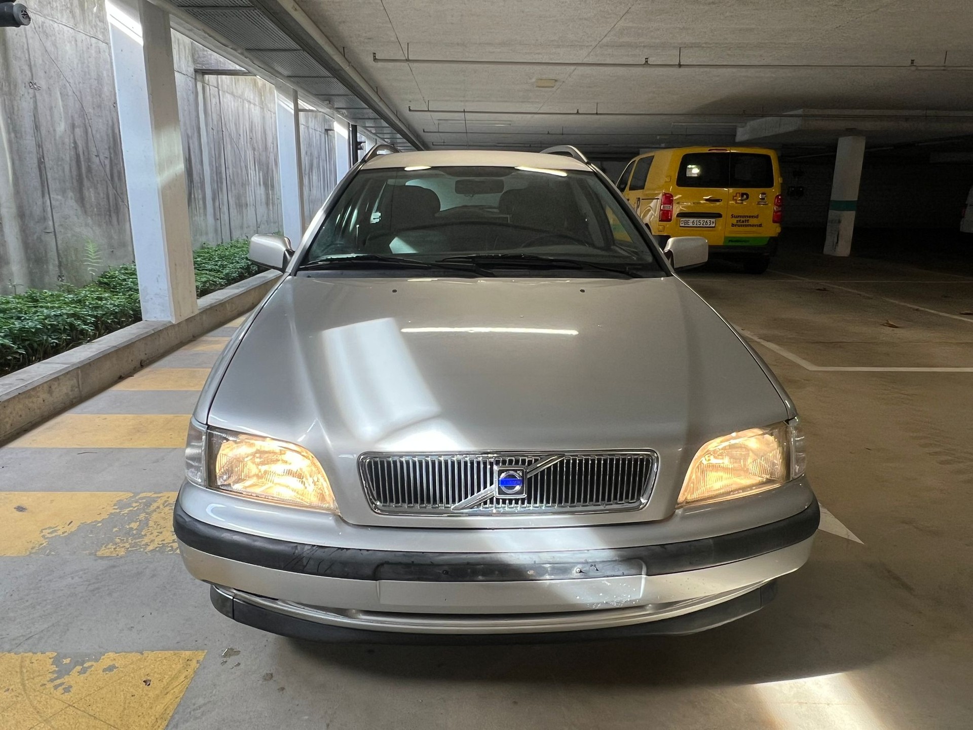VOLVO V40 2.0 // MFK NEU, Automatik-image-7