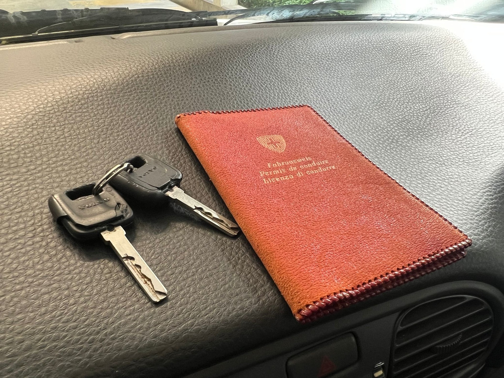 VOLVO V40 2.0 // MFK NEU, Automatik-image-20