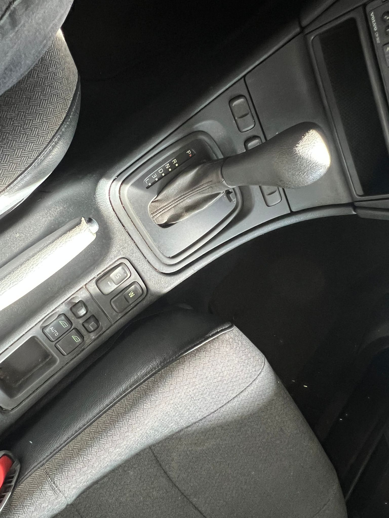 VOLVO V40 2.0 // MFK NEU, Automatik-image-16