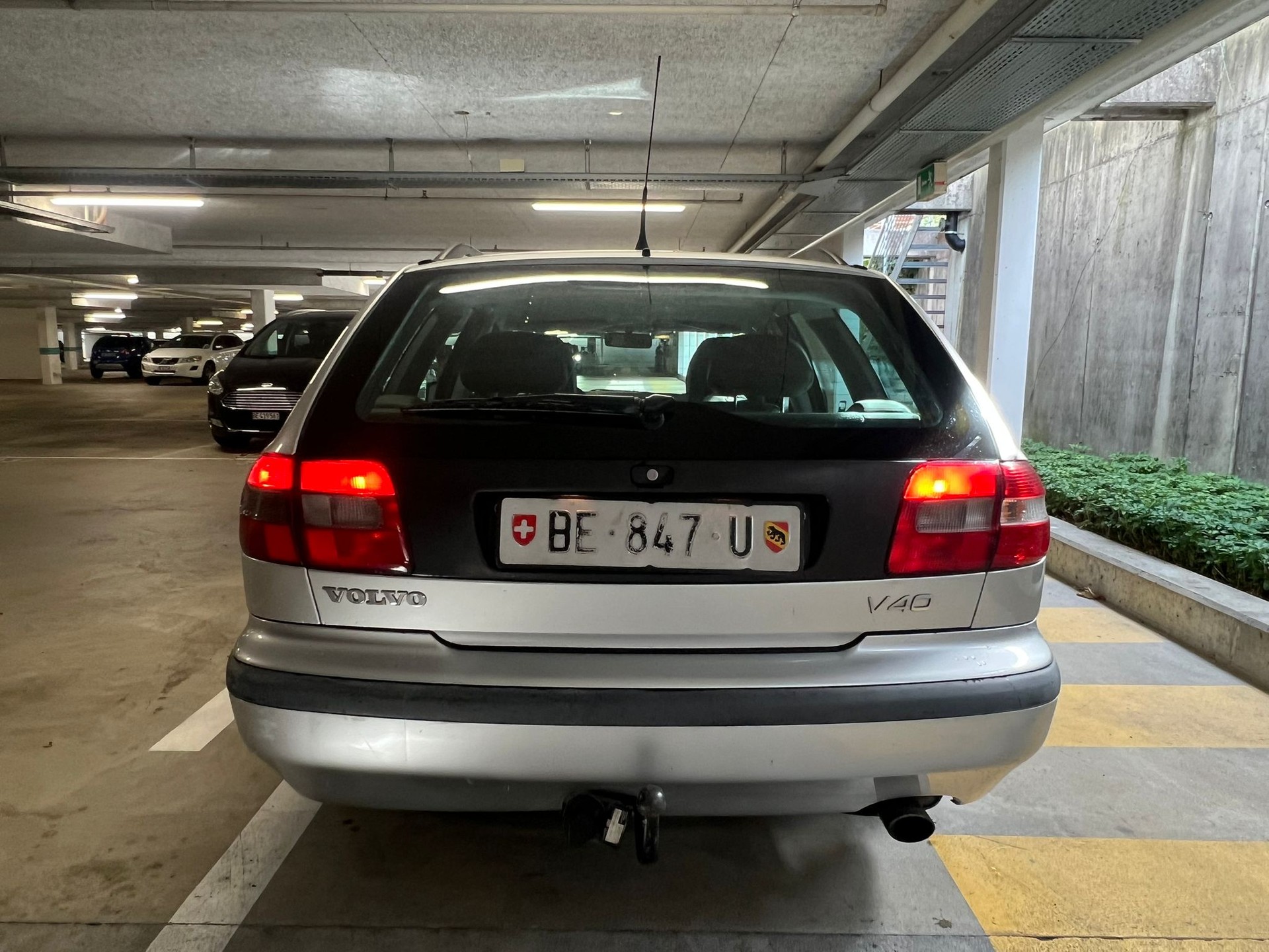 VOLVO V40 2.0 // MFK NEU, Automatik-image-9