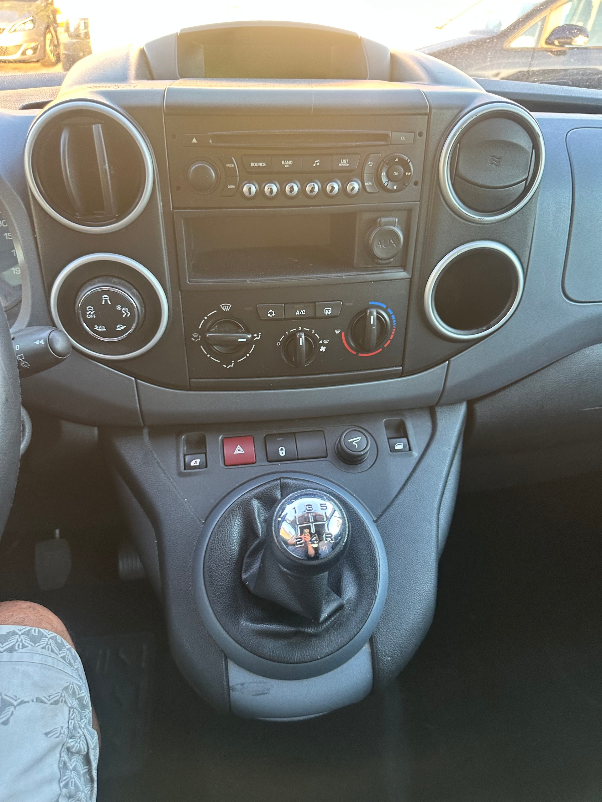 PEUGEOT Partner 1.6 e-HDI Family-image-11