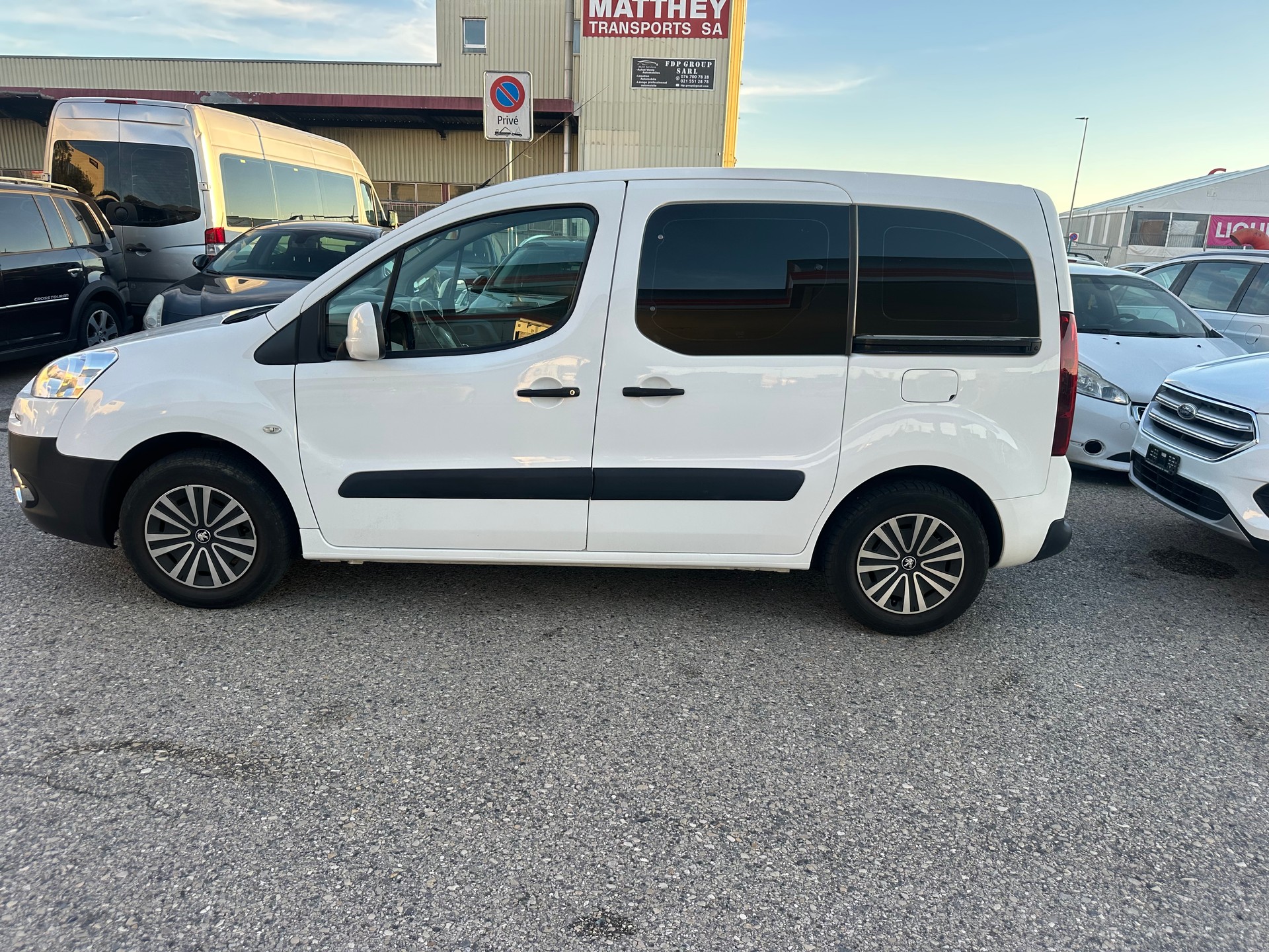 PEUGEOT Partner 1.6 e-HDI Family-image-10