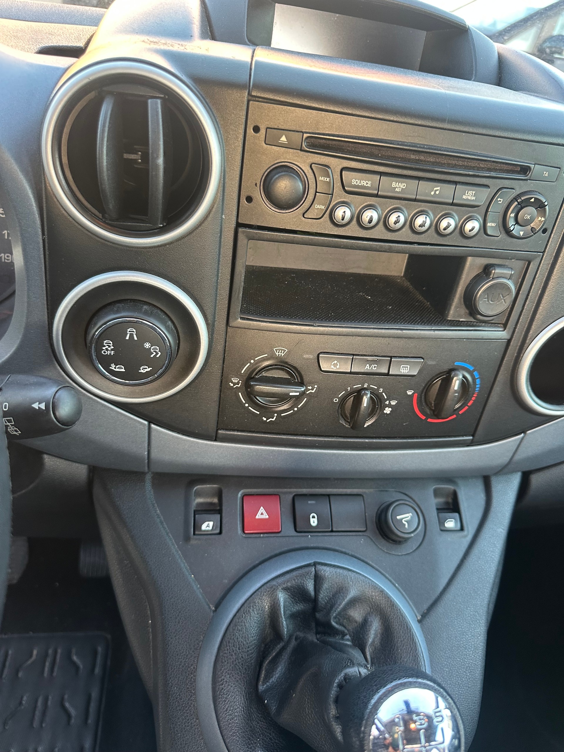 PEUGEOT Partner 1.6 e-HDI Family-image-2