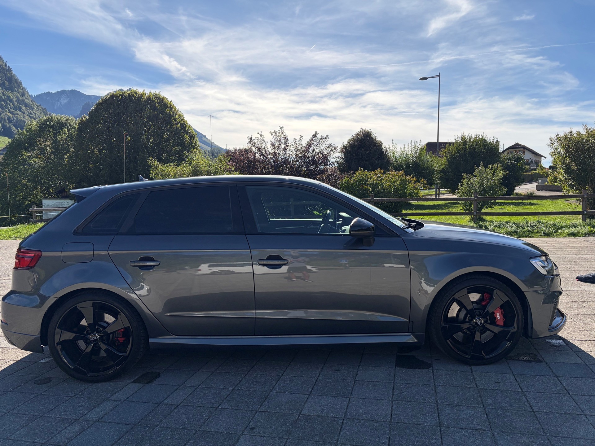 AUDI 2.5 T FSI quattro S-Tronic-image-1