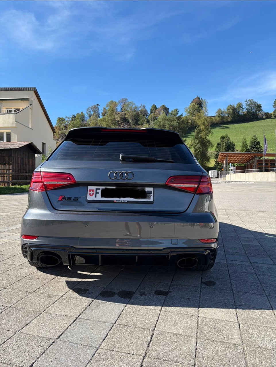 AUDI 2.5 T FSI quattro S-Tronic-image-4