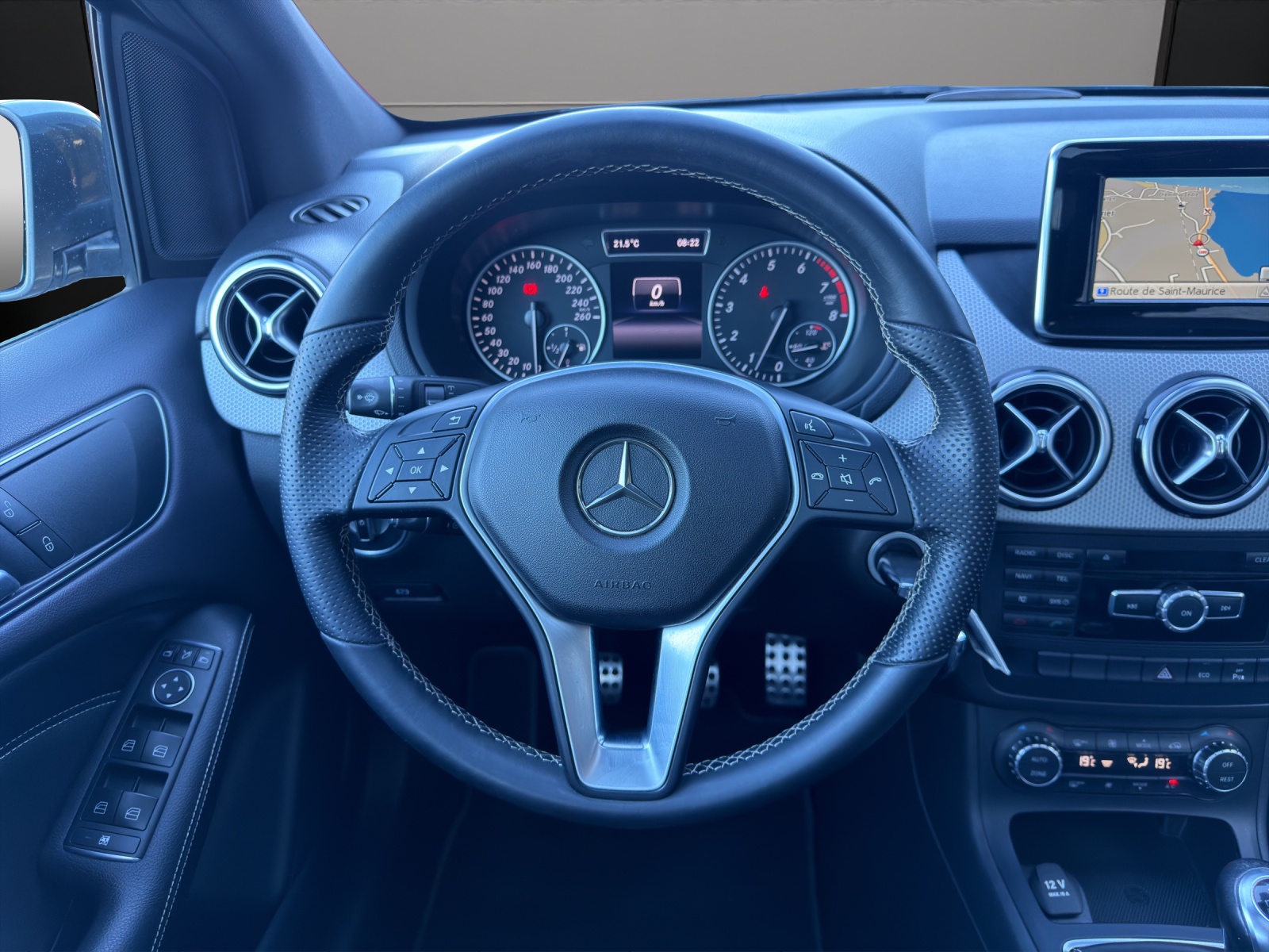 MERCEDES-BENZ B 200-image-8