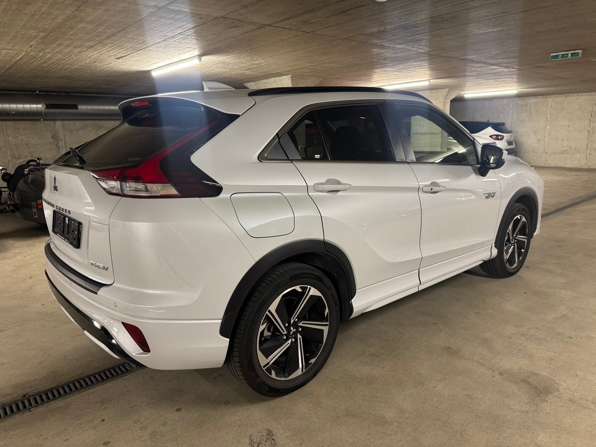 MITSUBISHI Eclipse Cross 2.4 PHEV Diamond 4WD-image-6