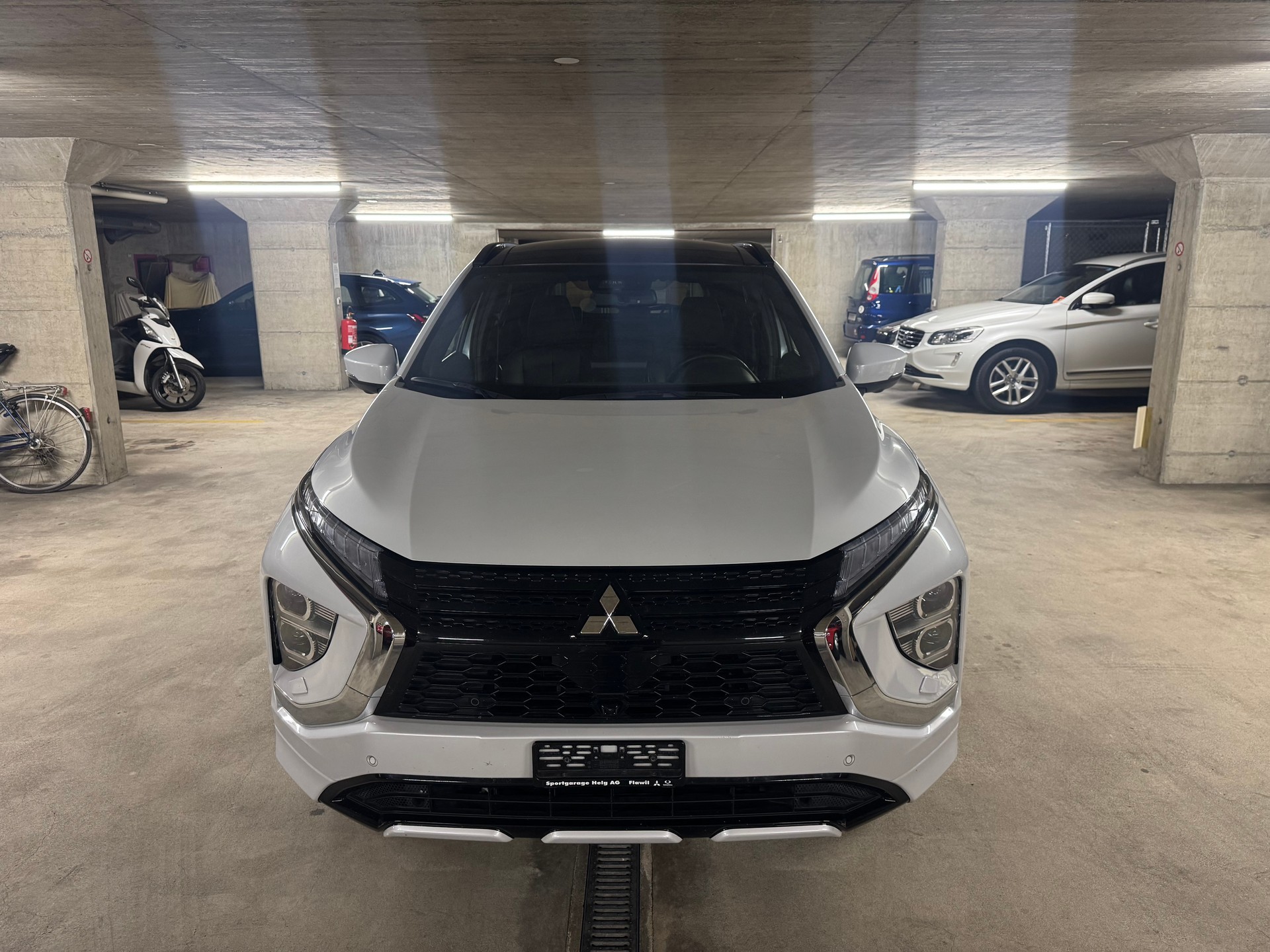 MITSUBISHI Eclipse Cross 2.4 PHEV Diamond 4WD-image-1