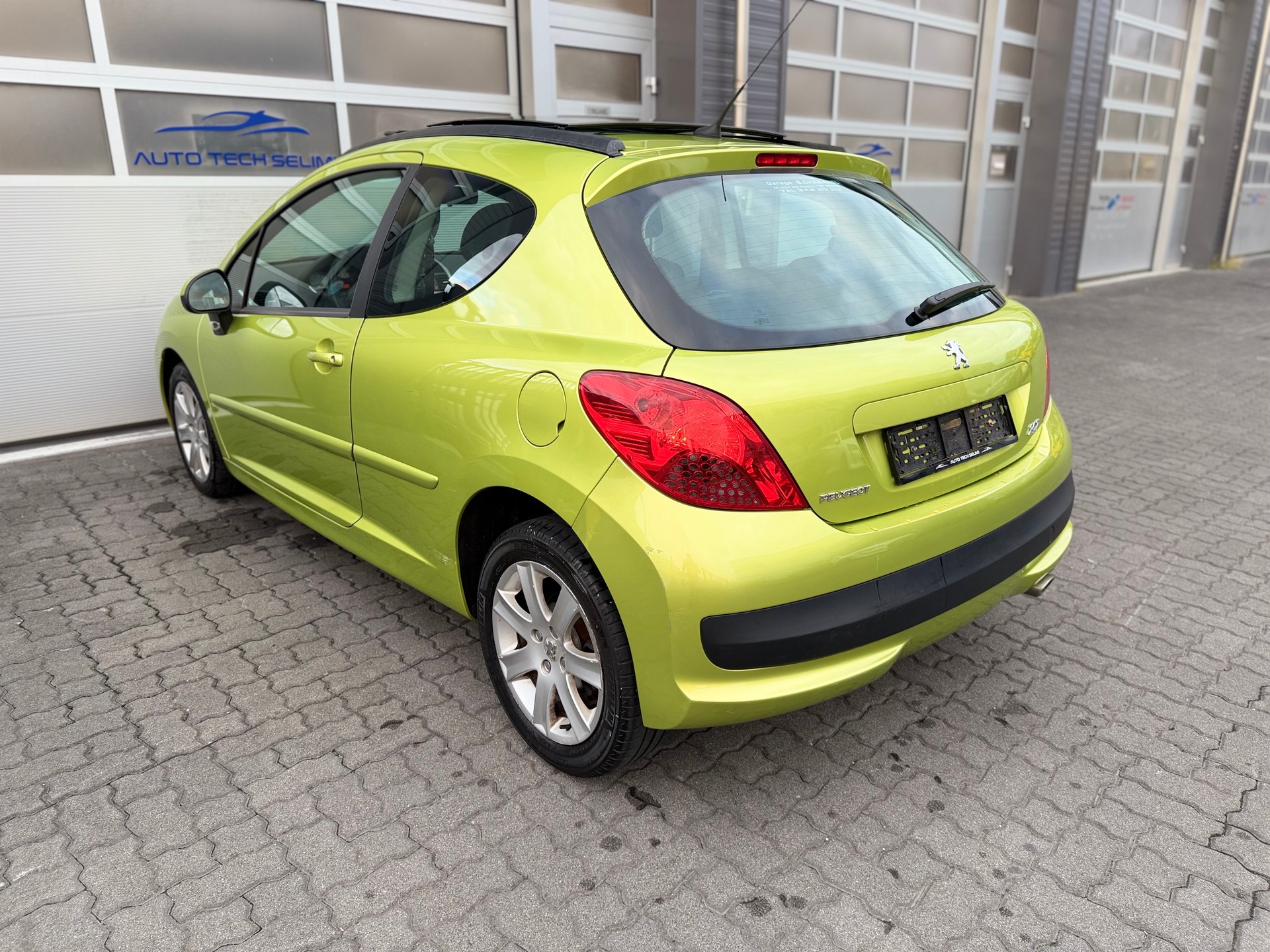 PEUGEOT 207 1.6 16V Sport Automatic-image-6