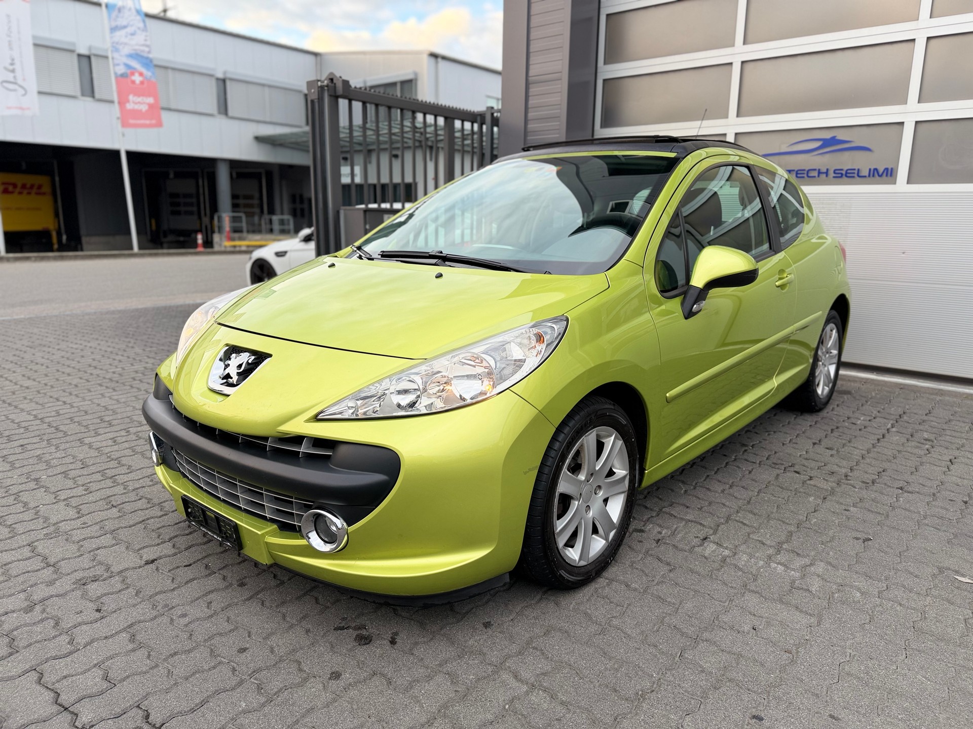 PEUGEOT 207 1.6 16V Sport Automatic-image-1