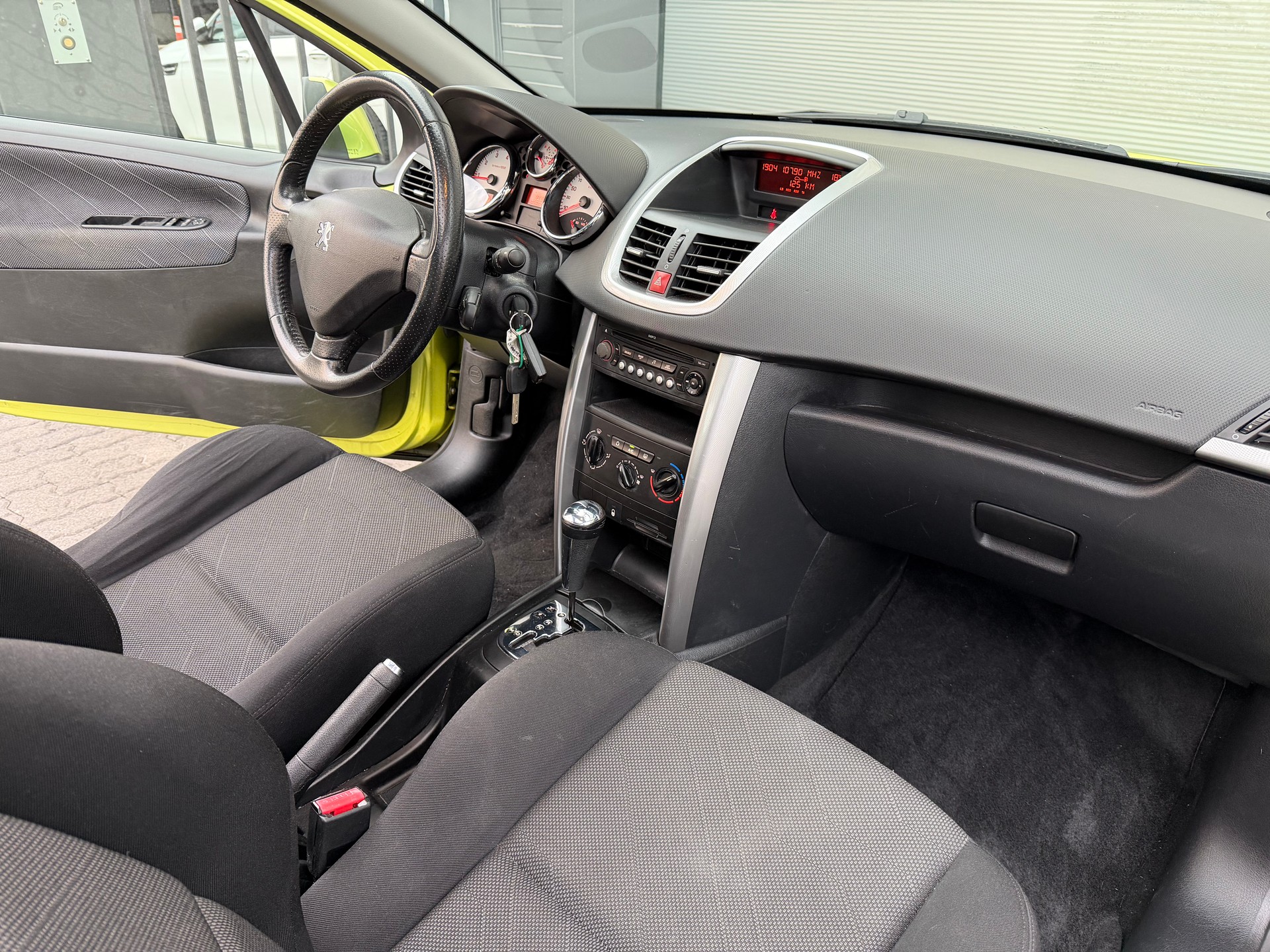 PEUGEOT 207 1.6 16V Sport Automatic-image-14