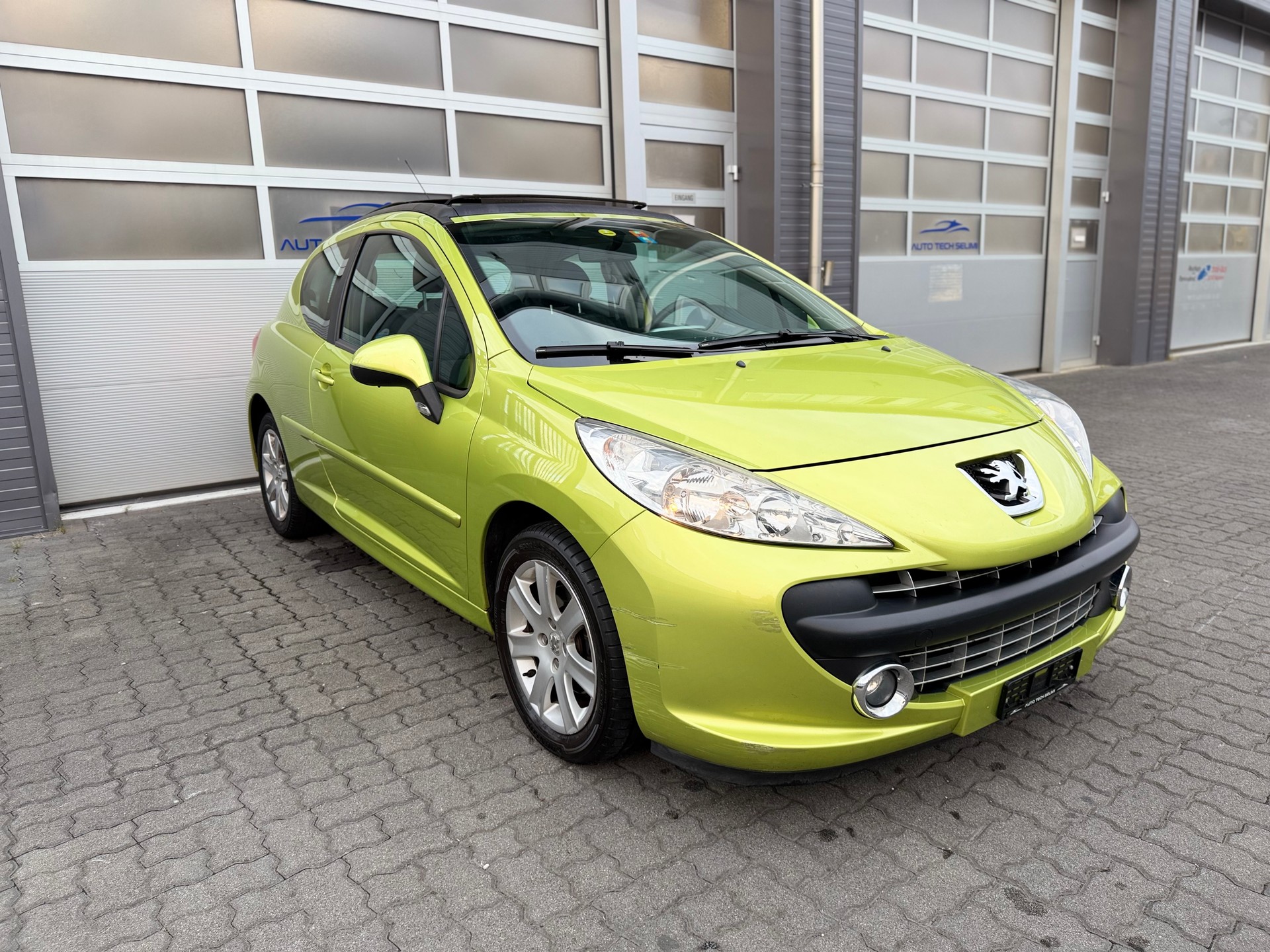 PEUGEOT 207 1.6 16V Sport Automatic-image-3