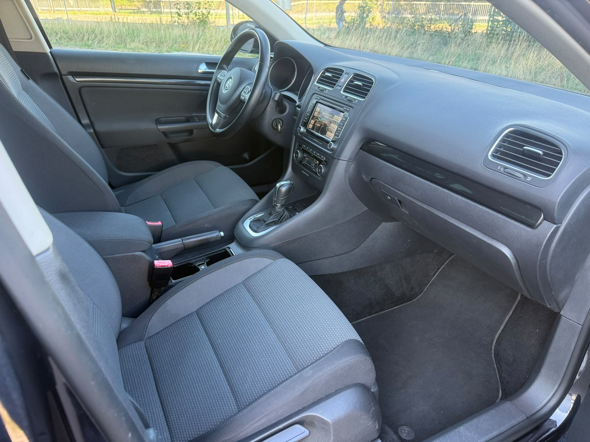 VW Golf Variant 1.4 TSI Highline DSG-image-9