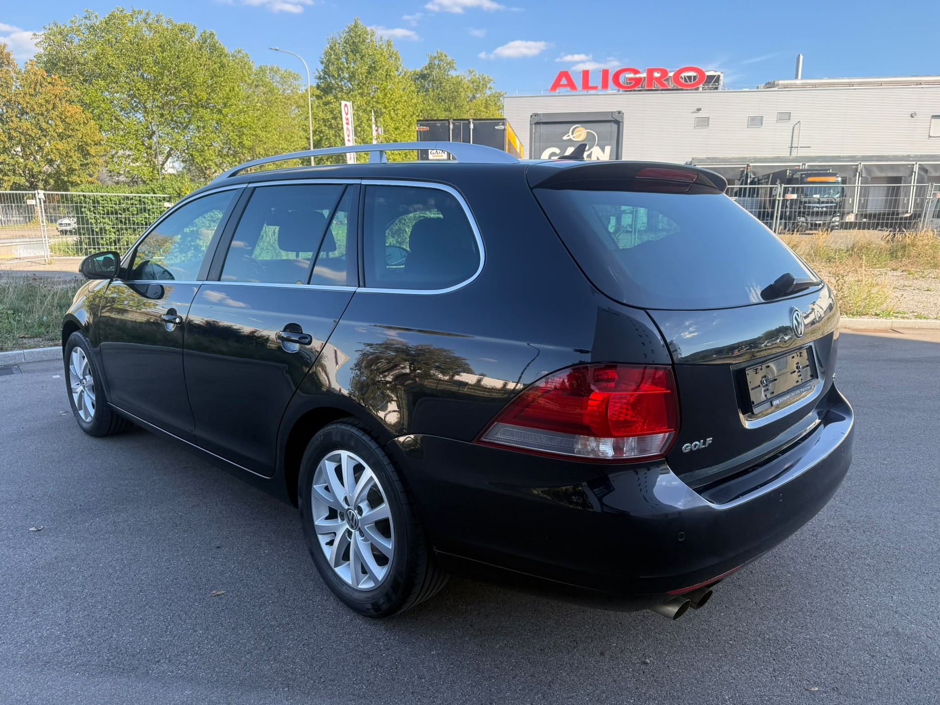 VW Golf Variant 1.4 TSI Highline DSG-image-3