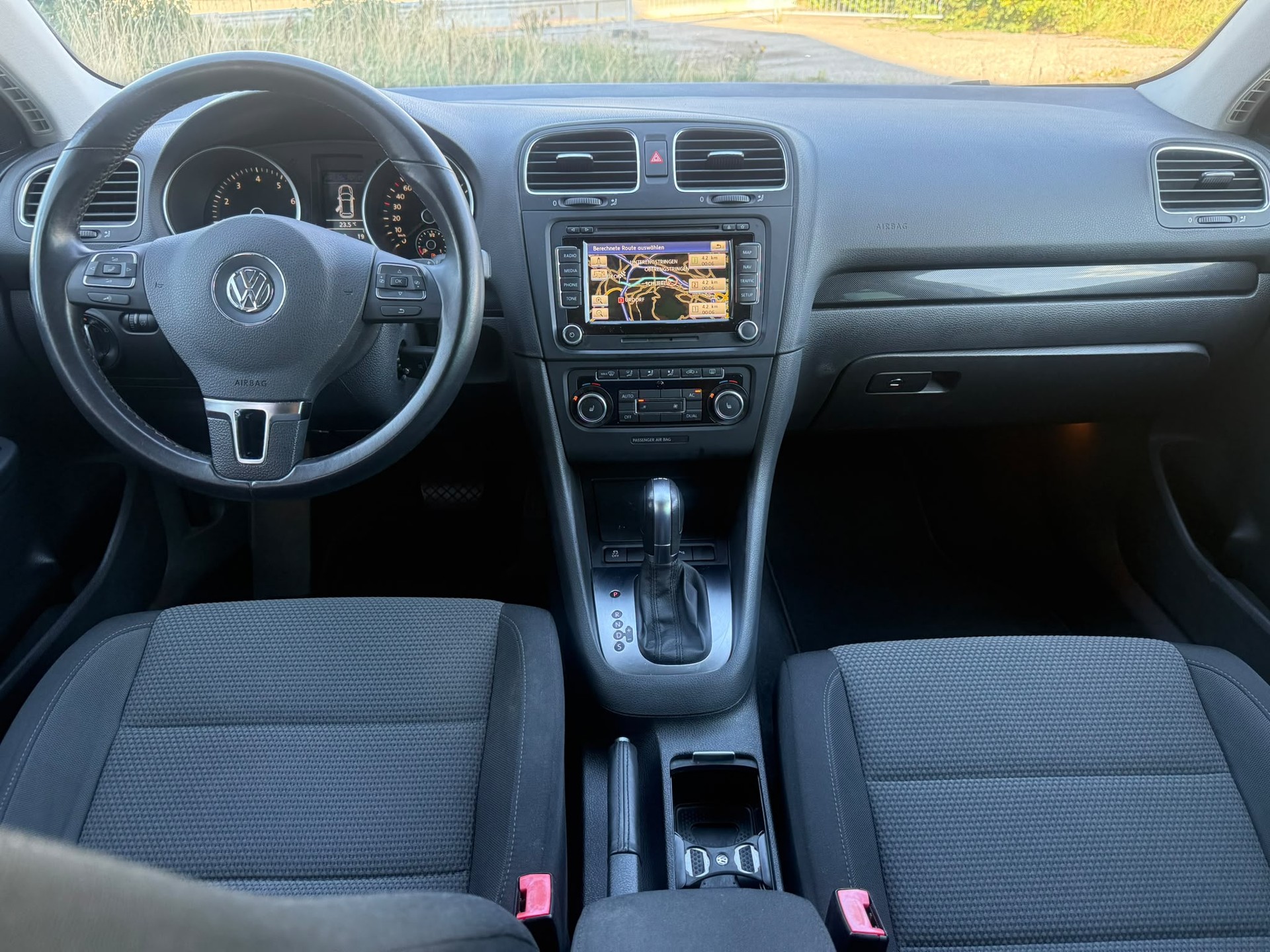 VW Golf Variant 1.4 TSI Highline DSG-image-10