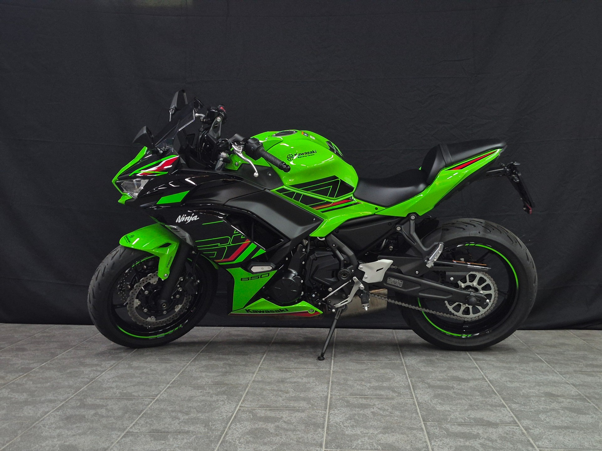 KAWASAKI Ninja 650 (35kW)-showroom-element-2