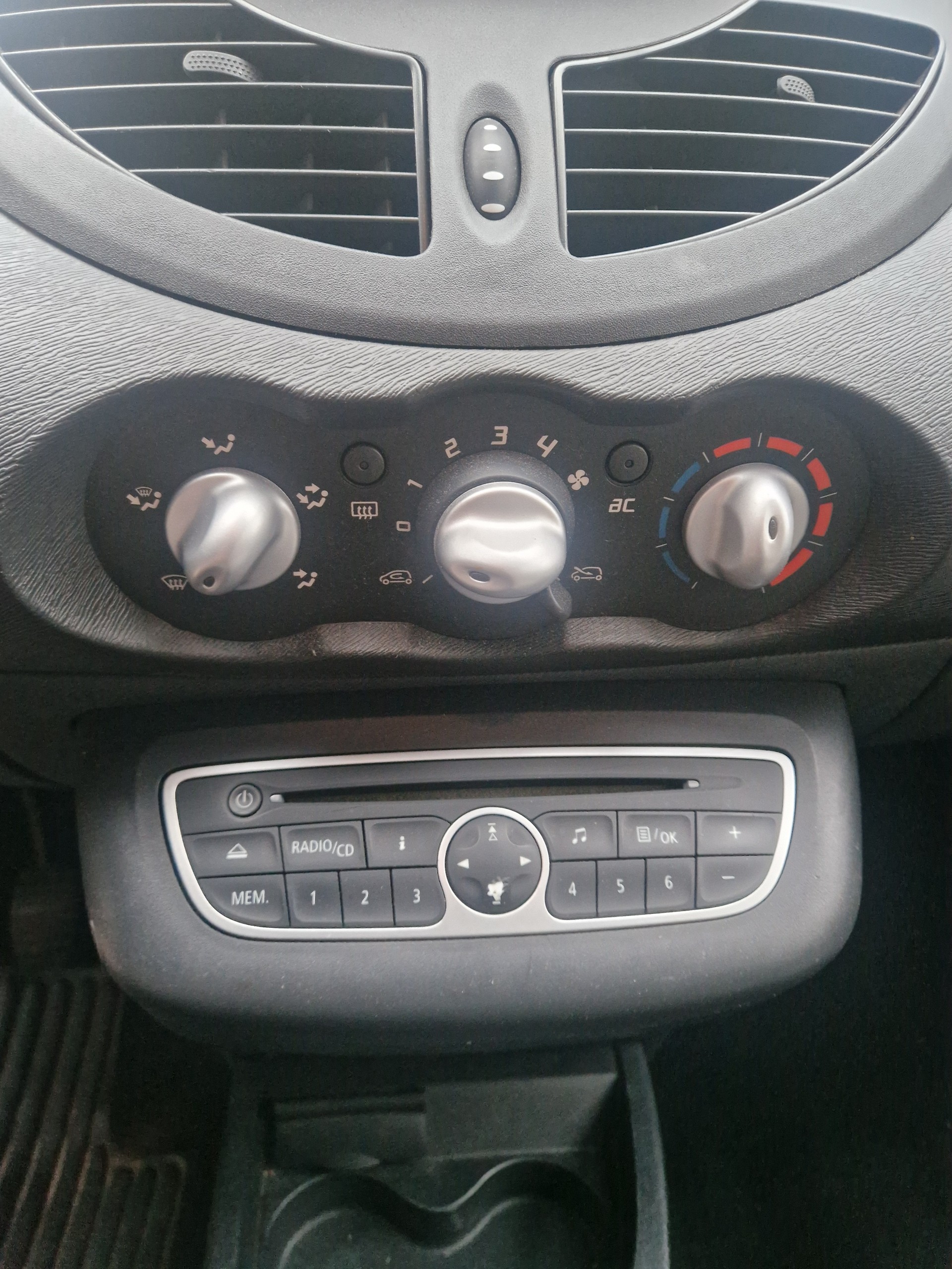 RENAULT Twingo 1.2 Expression-image-5
