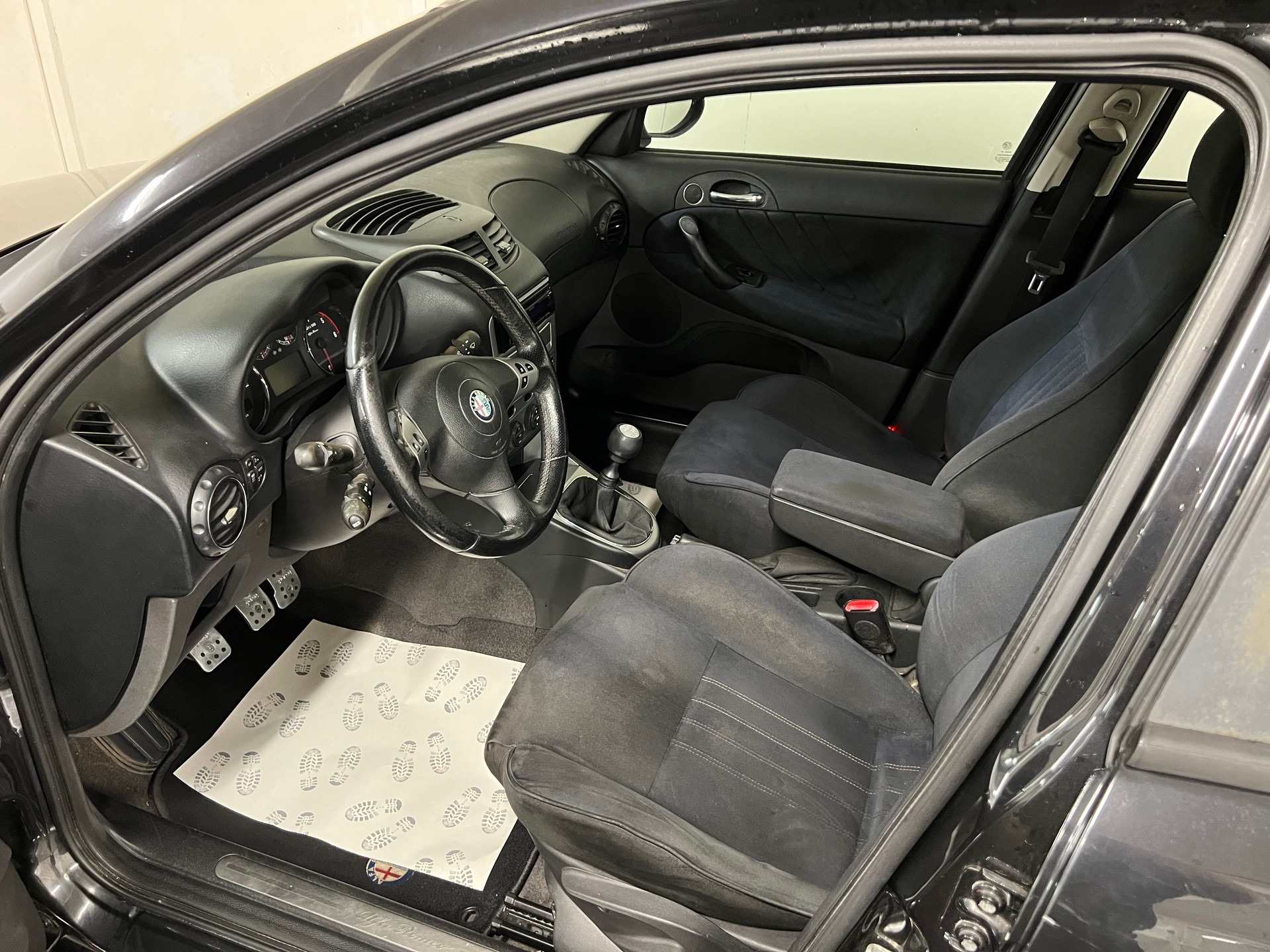 ALFA ROMEO 147 1.9 16V JTD Faces-image-9