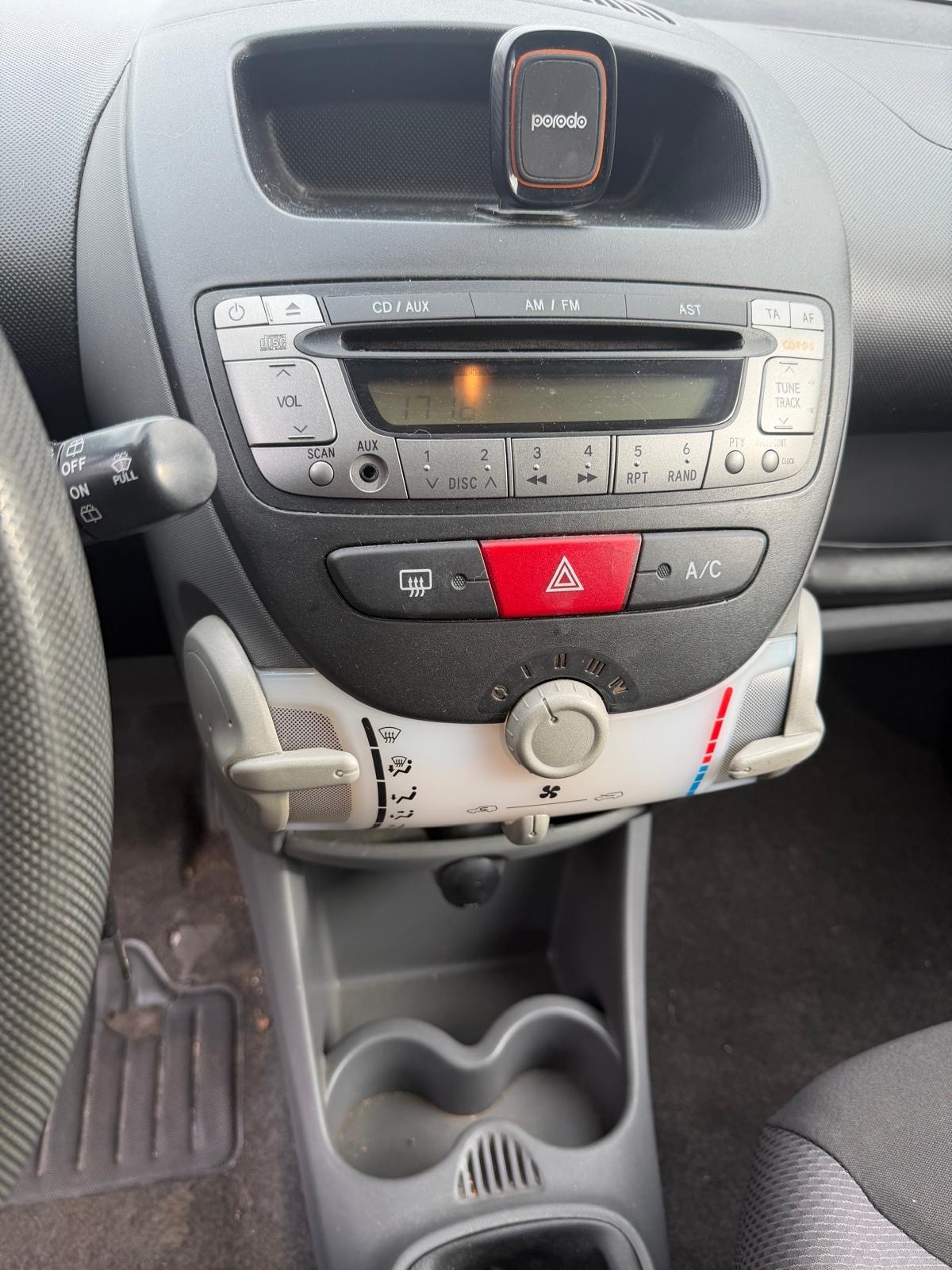 TOYOTA Aygo 1.0 Linea Luna Cool-image-13