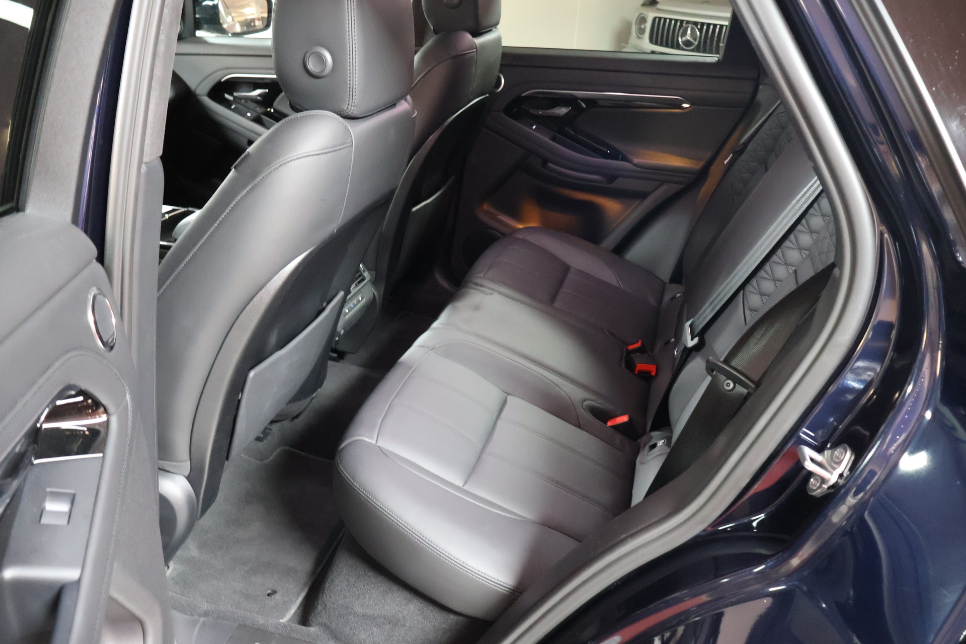 LAND ROVER Range Rover Evoque R-Dynamic P 300e S AT8-image-19