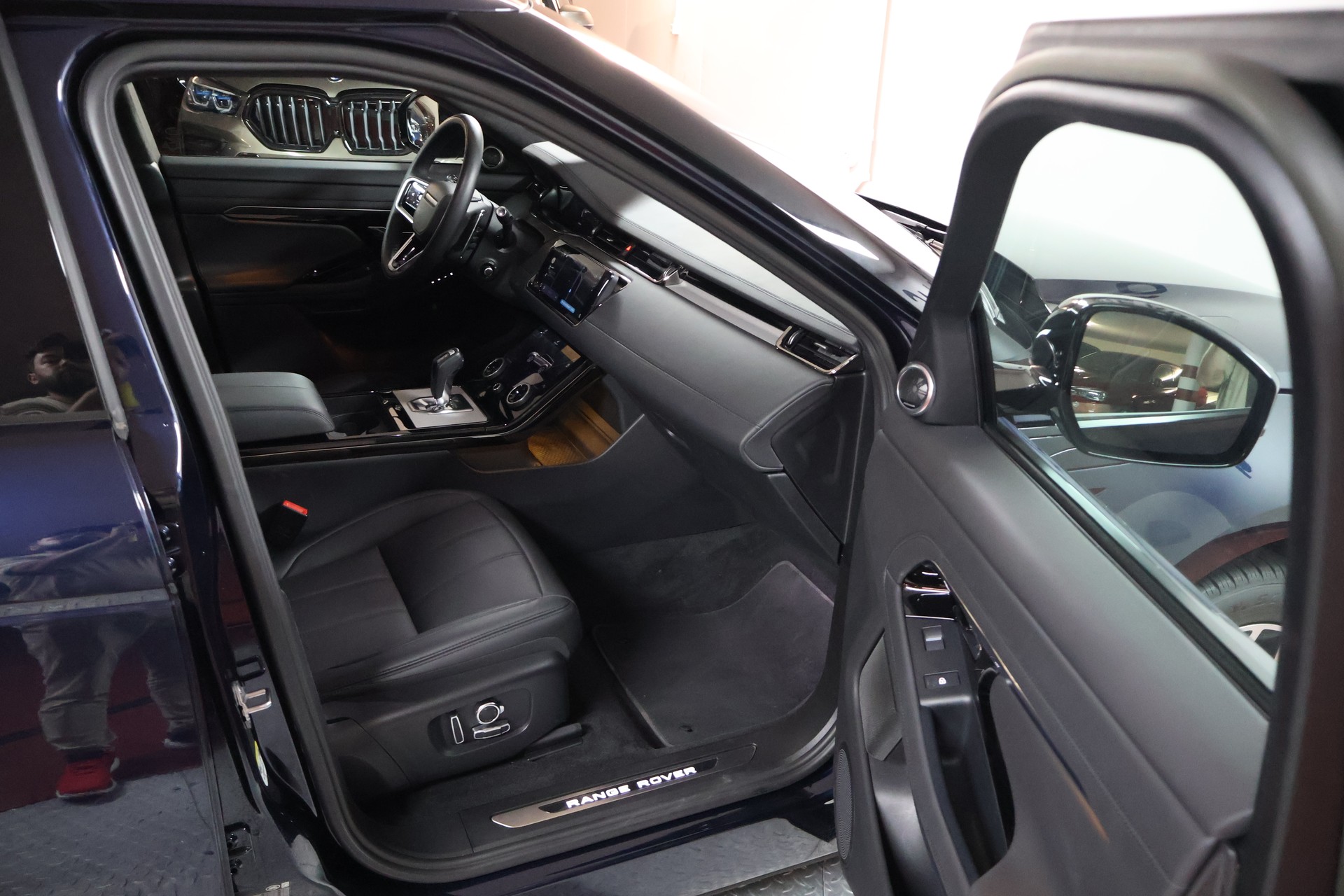LAND ROVER Range Rover Evoque R-Dynamic P 300e S AT8-image-15