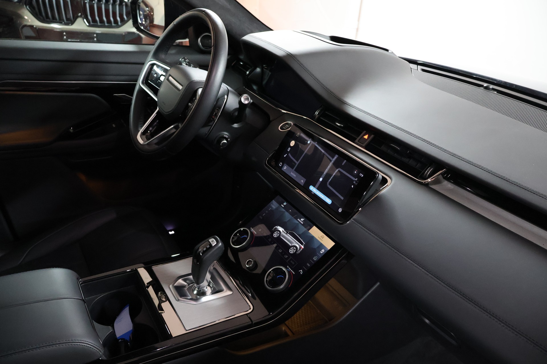 LAND ROVER Range Rover Evoque R-Dynamic P 300e S AT8-image-12