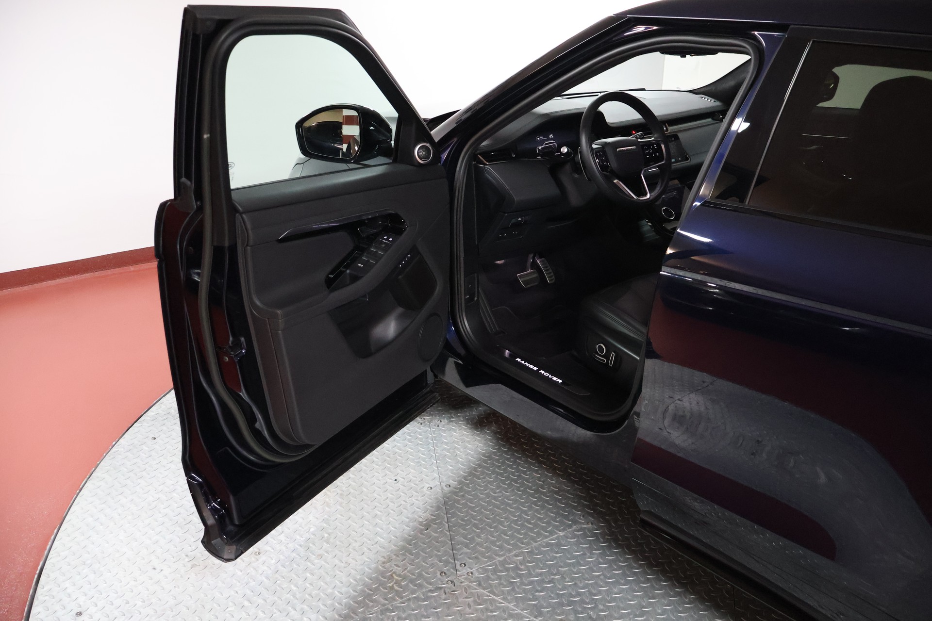 LAND ROVER Range Rover Evoque R-Dynamic P 300e S AT8-image-4
